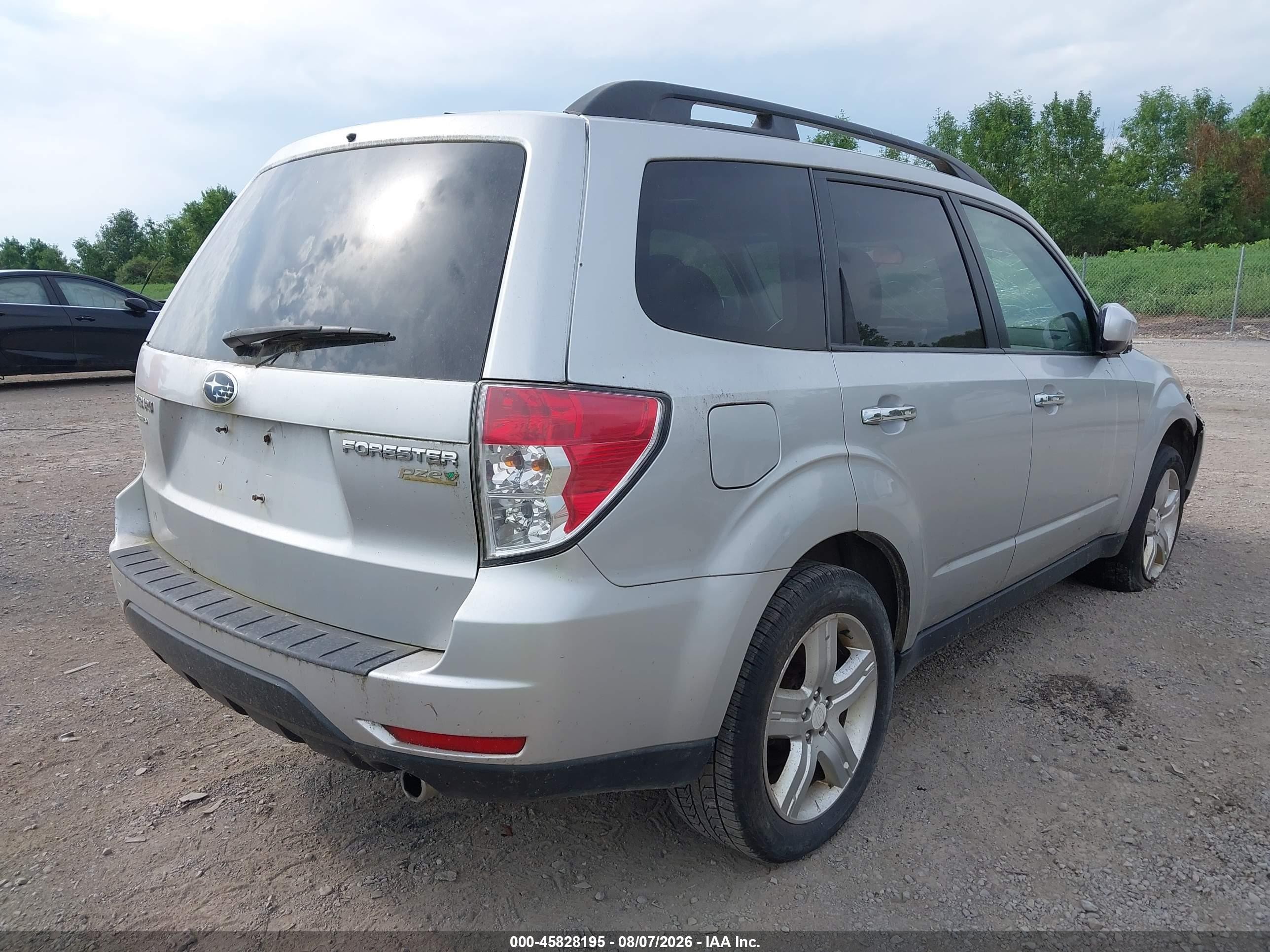 2010 Subaru Forester 2.5x Premium Silver vin: JF2SH6CC5AH719078
