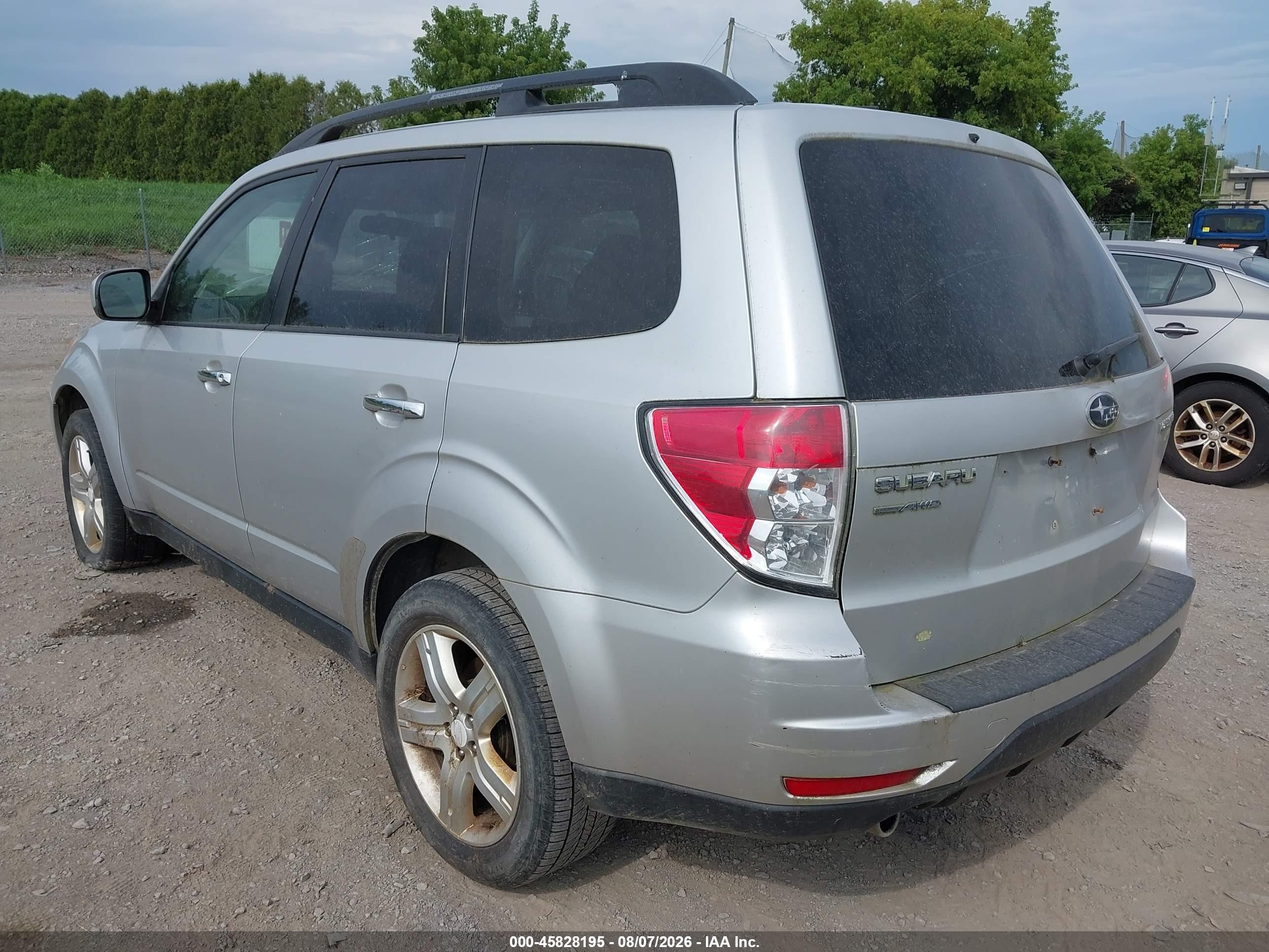 2010 Subaru Forester 2.5x Premium Silver vin: JF2SH6CC5AH719078