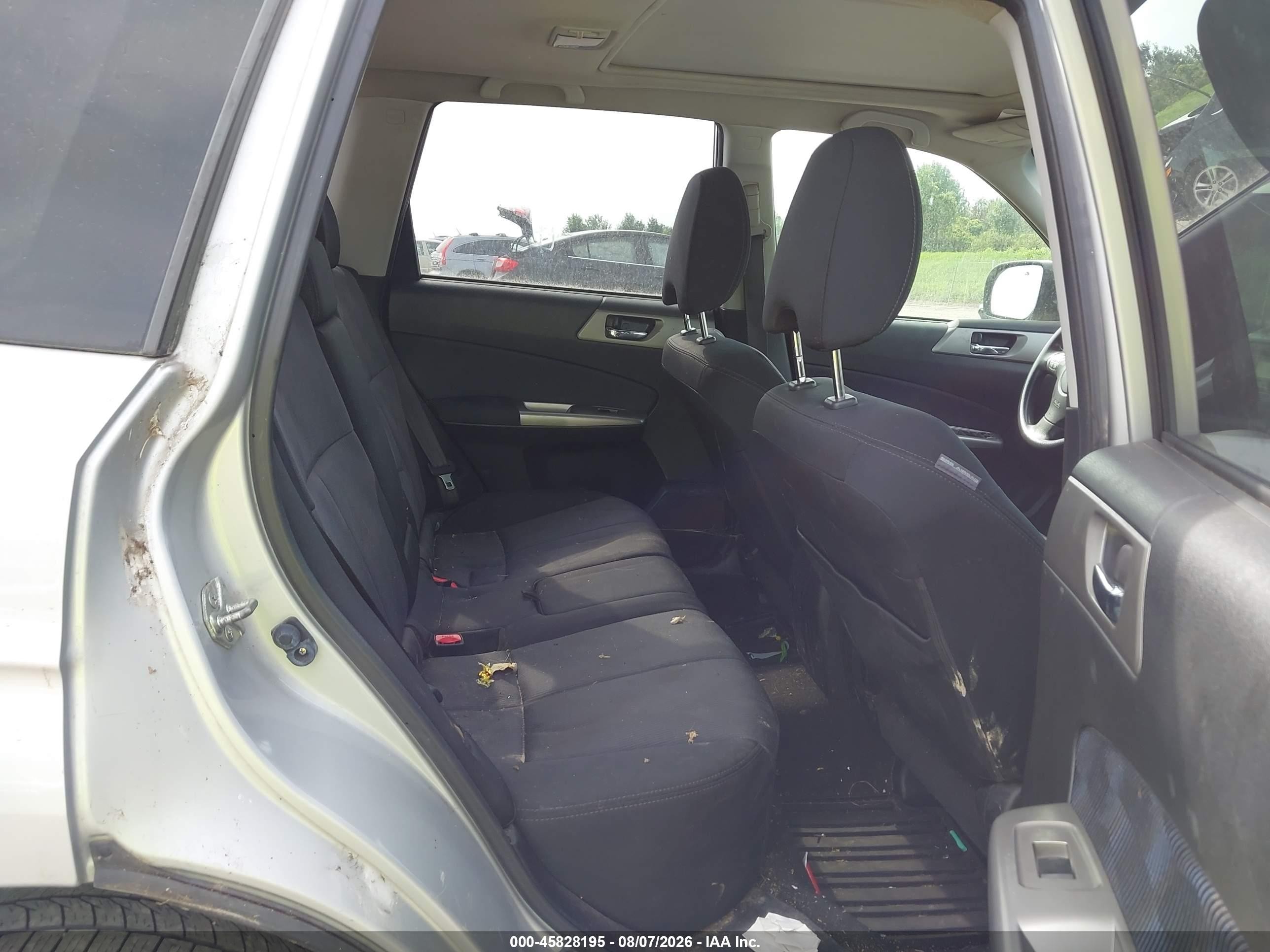 2010 Subaru Forester 2.5x Premium Silver vin: JF2SH6CC5AH719078