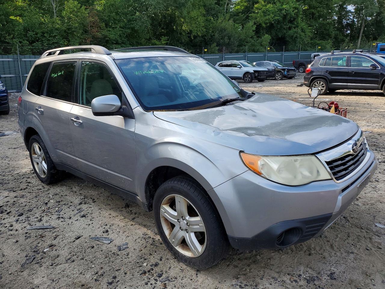 2010 Subaru Forester 2.5x Premium Silver vin: JF2SH6CC5AH747818