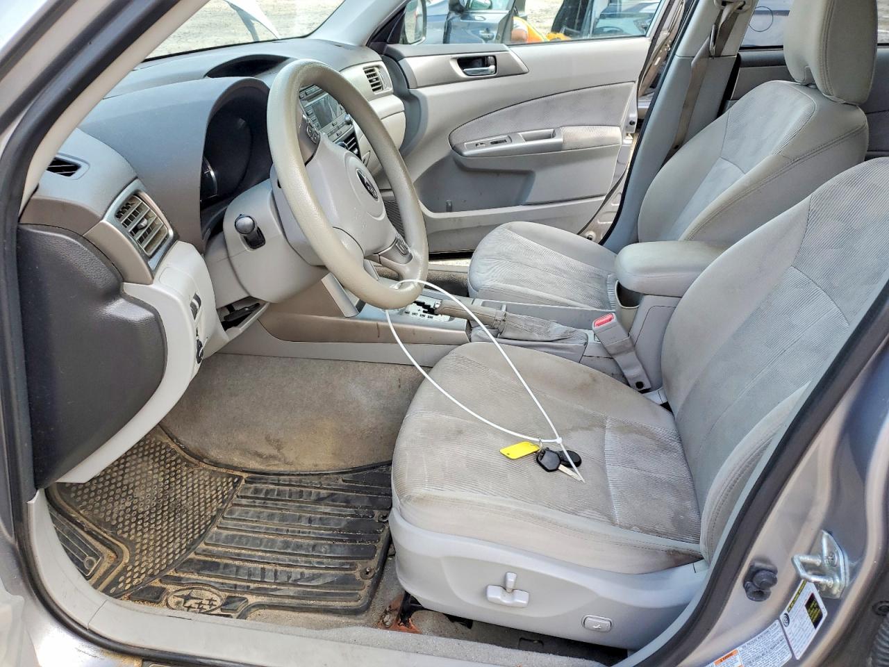 2010 Subaru Forester 2.5x Premium Silver vin: JF2SH6CC5AH747818