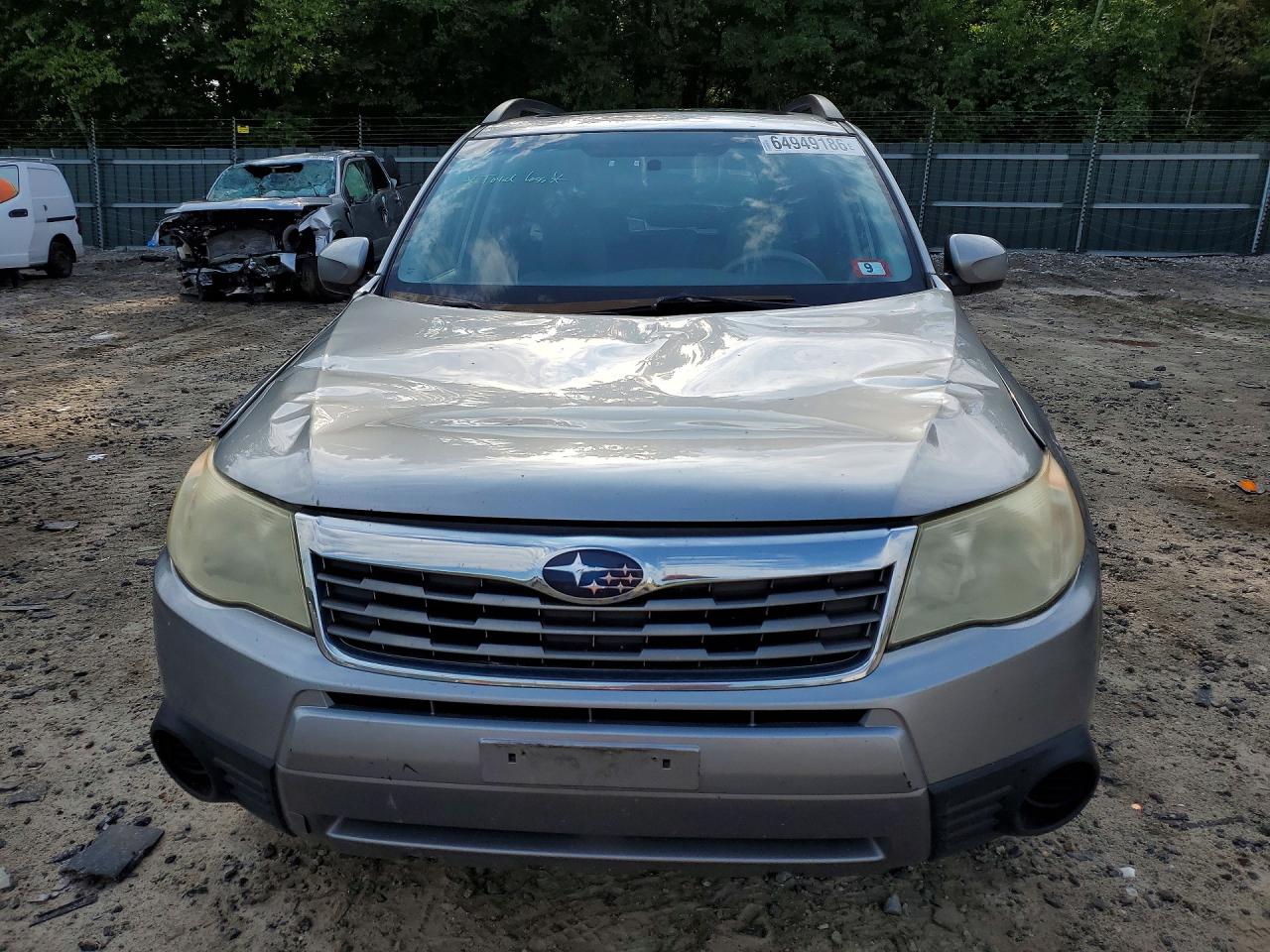 2010 Subaru Forester 2.5x Premium Silver vin: JF2SH6CC5AH747818