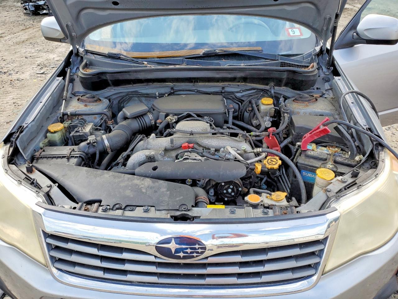 2010 Subaru Forester 2.5x Premium Silver vin: JF2SH6CC5AH747818