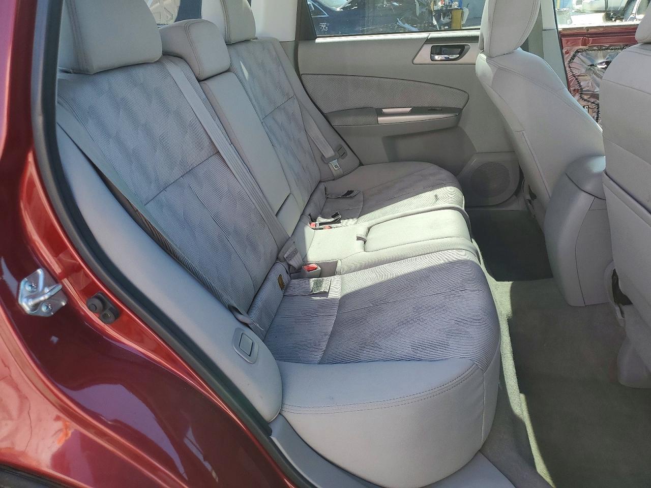 2010 Subaru Forester 2.5x Premium Burgundy vin: JF2SH6CC5AH761492