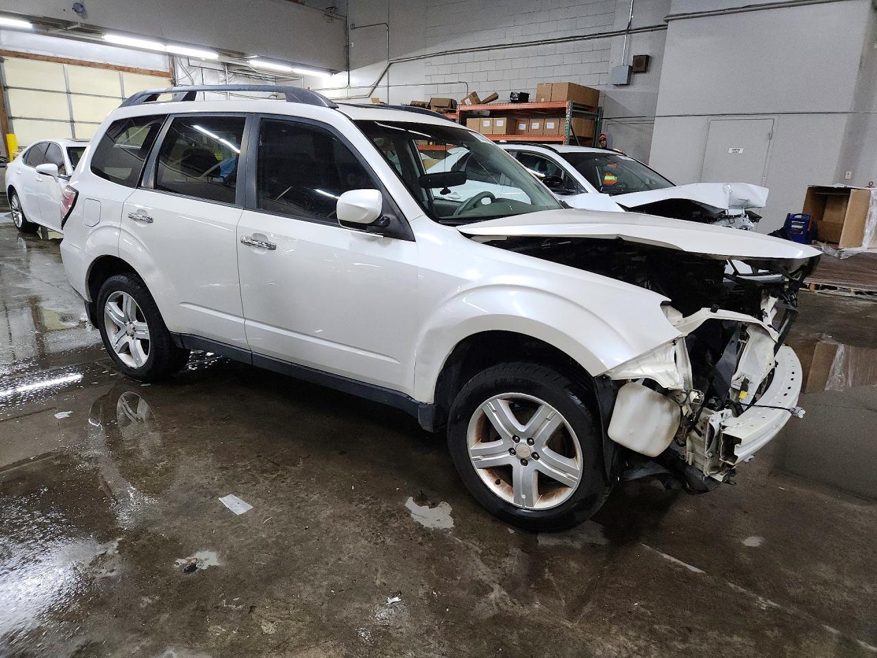 2010 Subaru Forester 2.5x Premium White vin: JF2SH6CC5AH770578