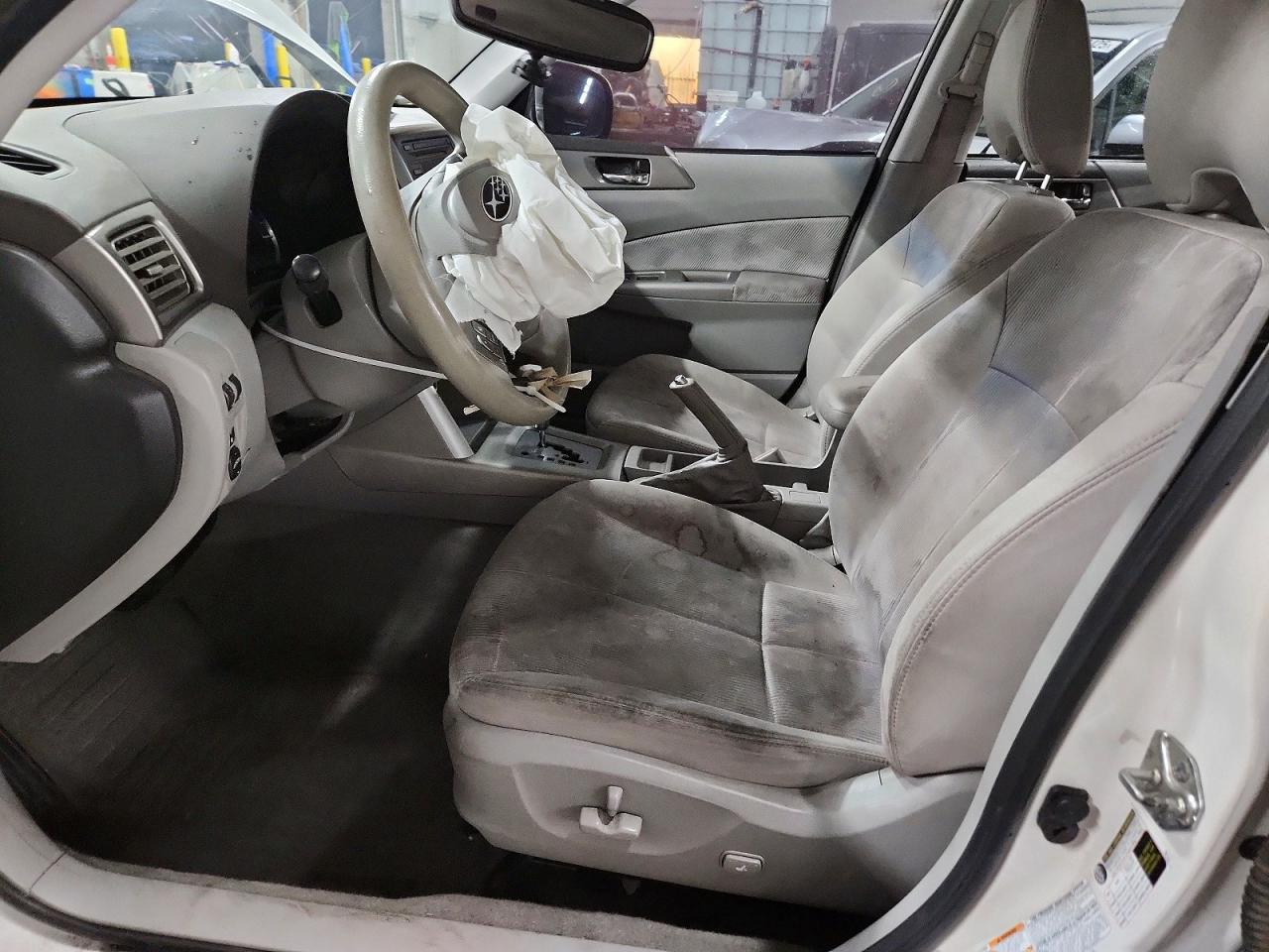 2010 Subaru Forester 2.5x Premium White vin: JF2SH6CC5AH770578