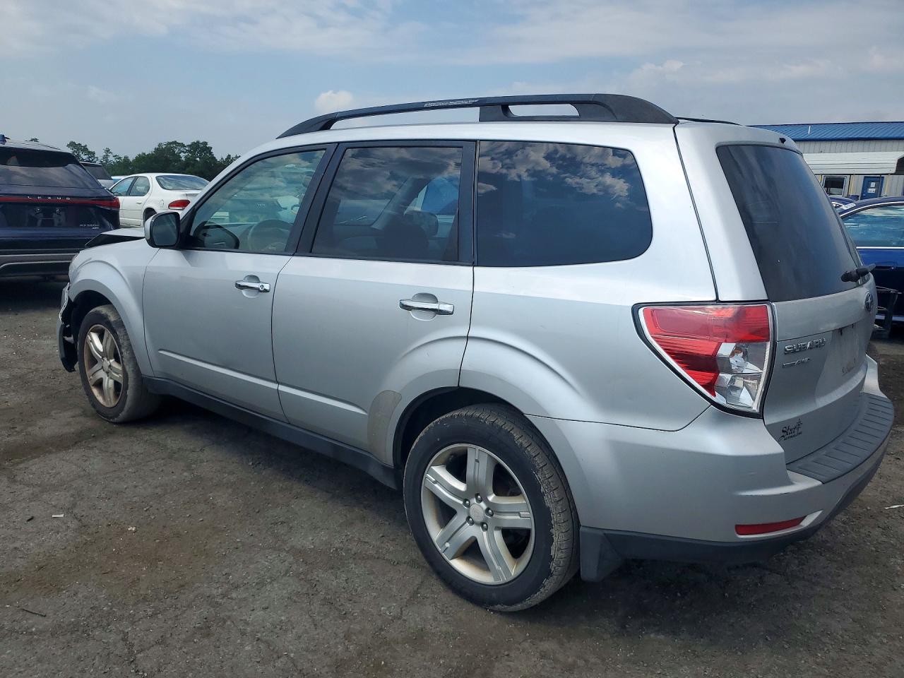 2010 Subaru Forester 2.5x Premium Silver vin: JF2SH6CC5AH778633