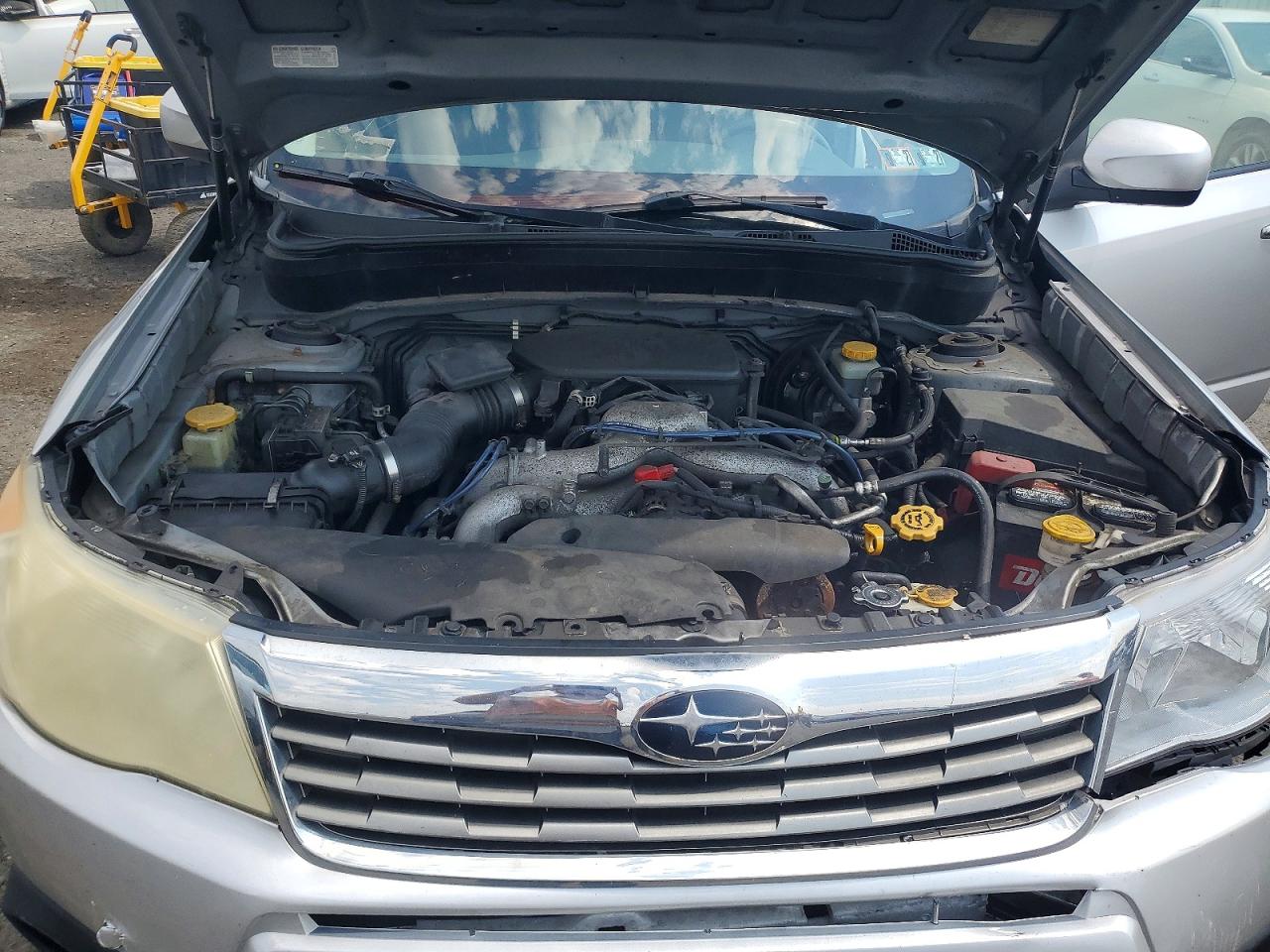 2010 Subaru Forester 2.5x Premium Silver vin: JF2SH6CC5AH778633