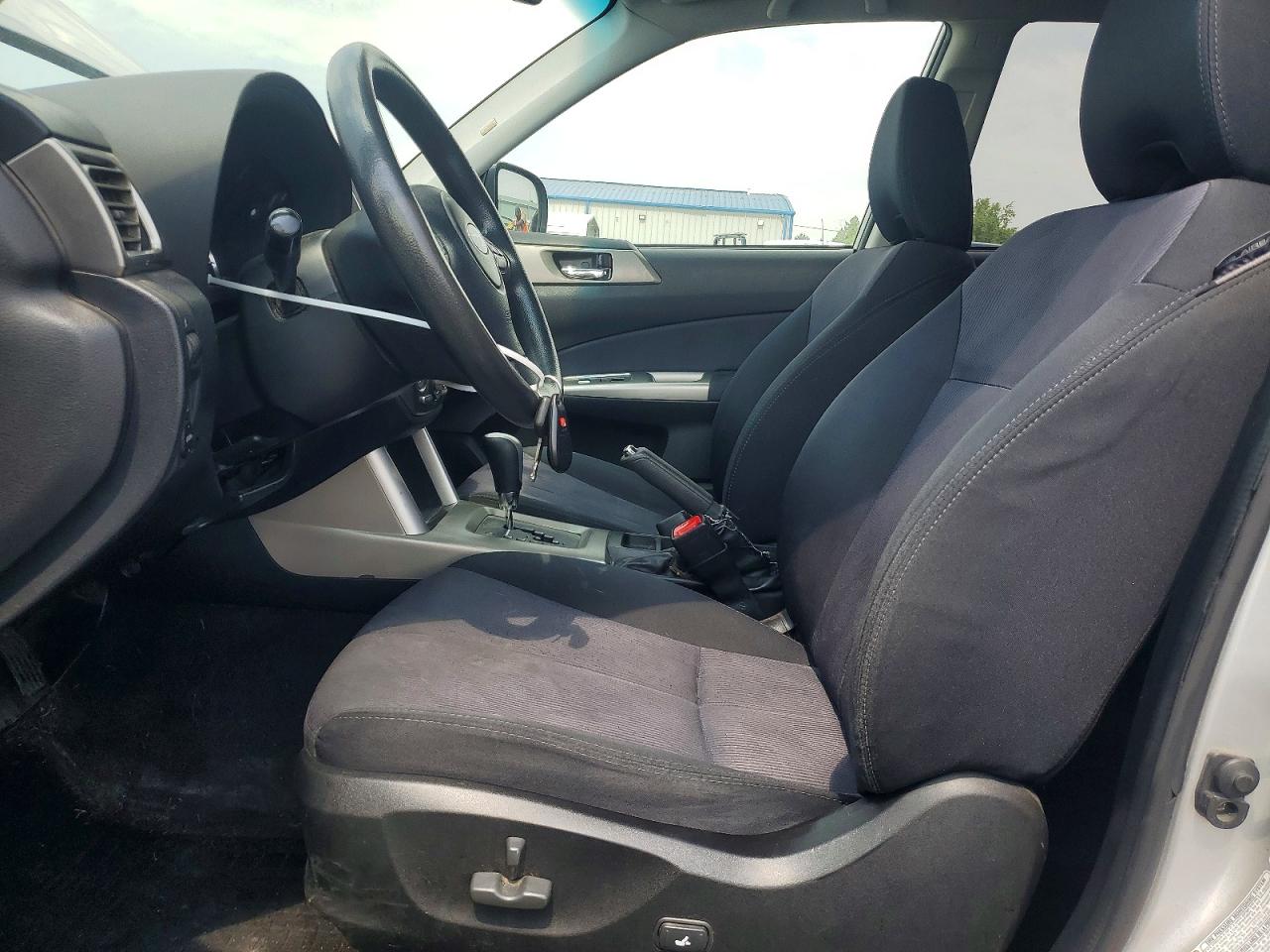 2010 Subaru Forester 2.5x Premium Silver vin: JF2SH6CC5AH778633