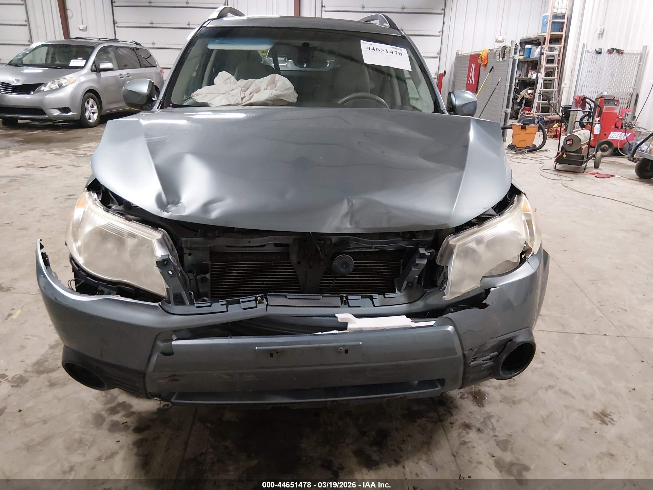 2010 Subaru Forester 2.5x Premium Зеленый vin: JF2SH6CC5AH792418