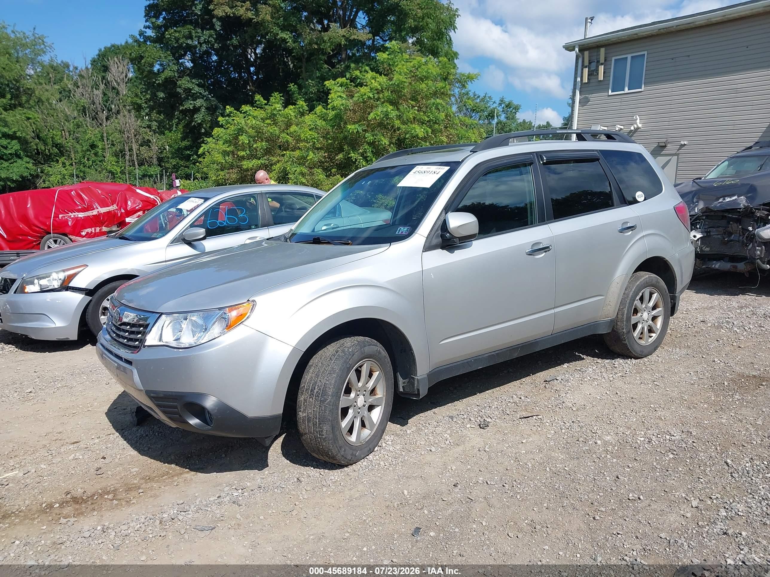 2010 Subaru Forester 2.5x Premium Silver vin: JF2SH6CC5AH902304
