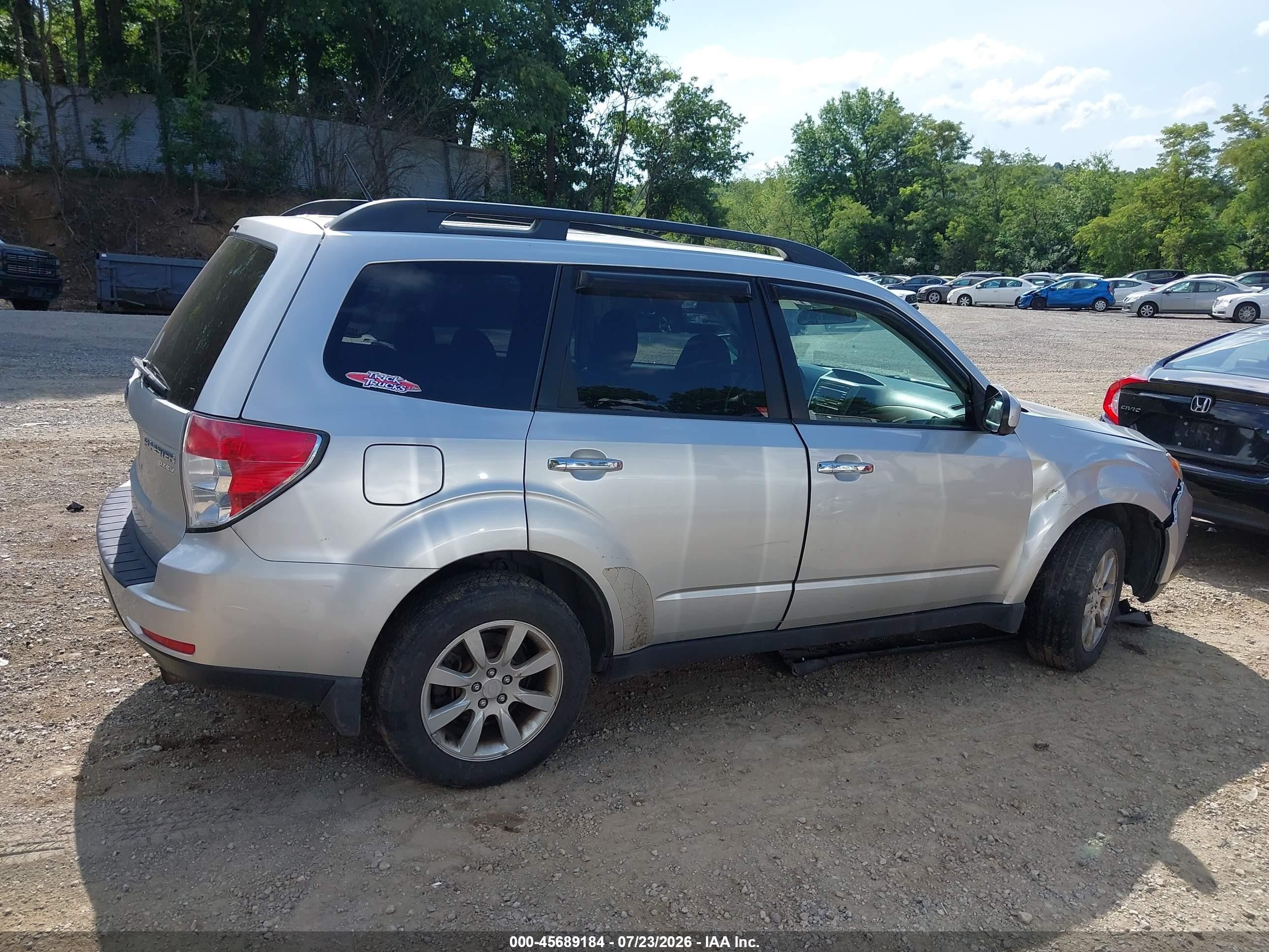 2010 Subaru Forester 2.5x Premium Silver vin: JF2SH6CC5AH902304