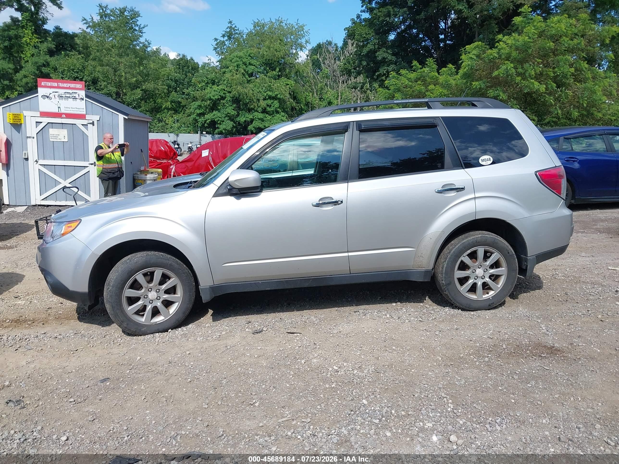 2010 Subaru Forester 2.5x Premium Silver vin: JF2SH6CC5AH902304