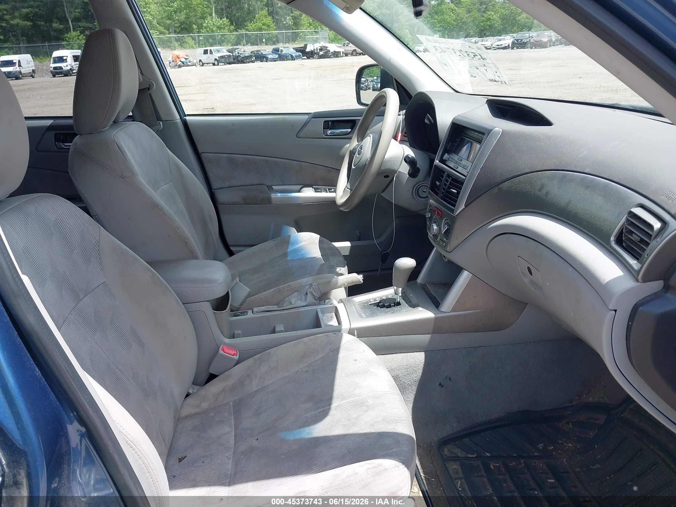 2010 Subaru Forester 2.5x Premium Blue vin: JF2SH6CC5AH903193