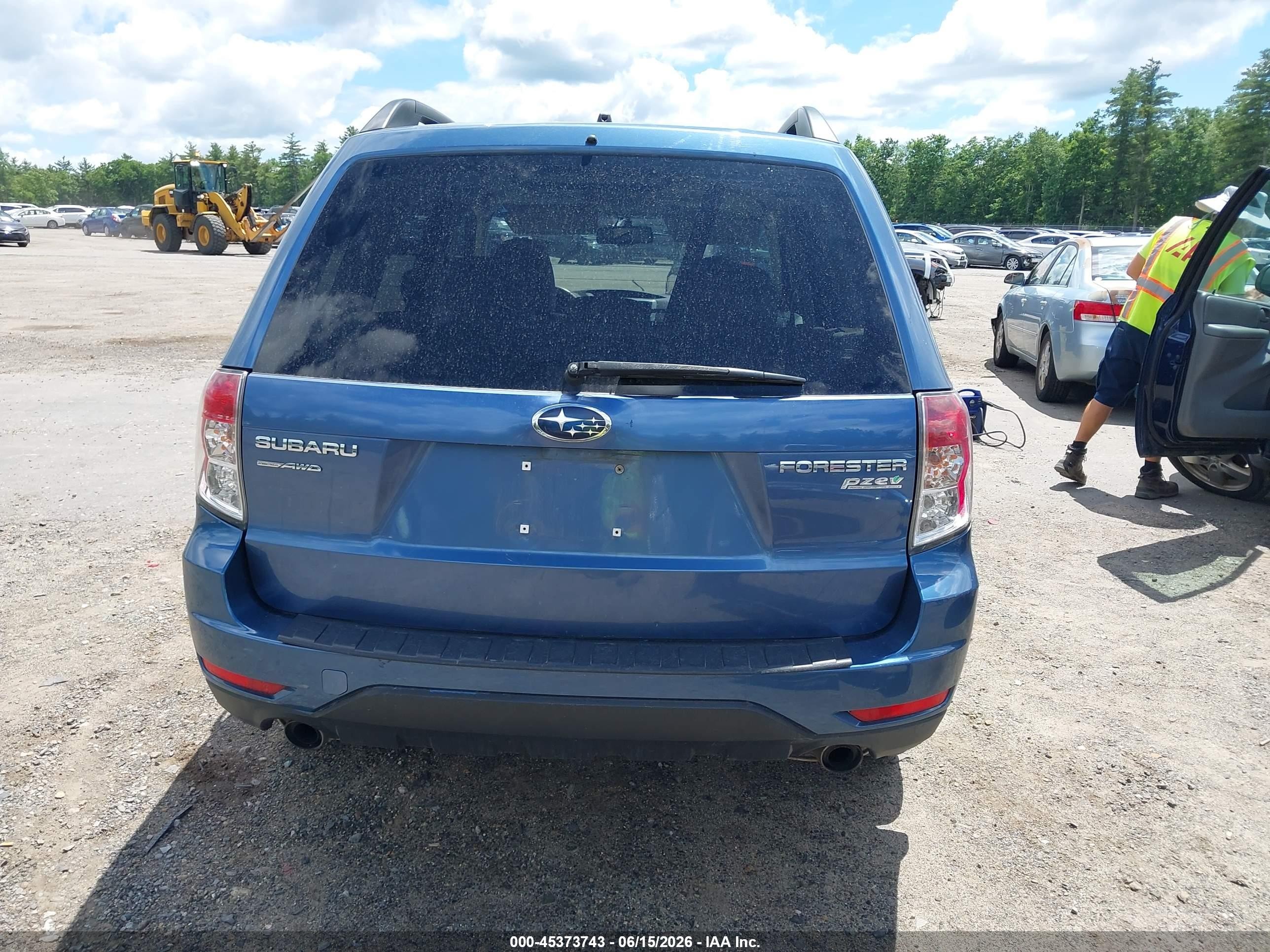 2010 Subaru Forester 2.5x Premium Blue vin: JF2SH6CC5AH903193