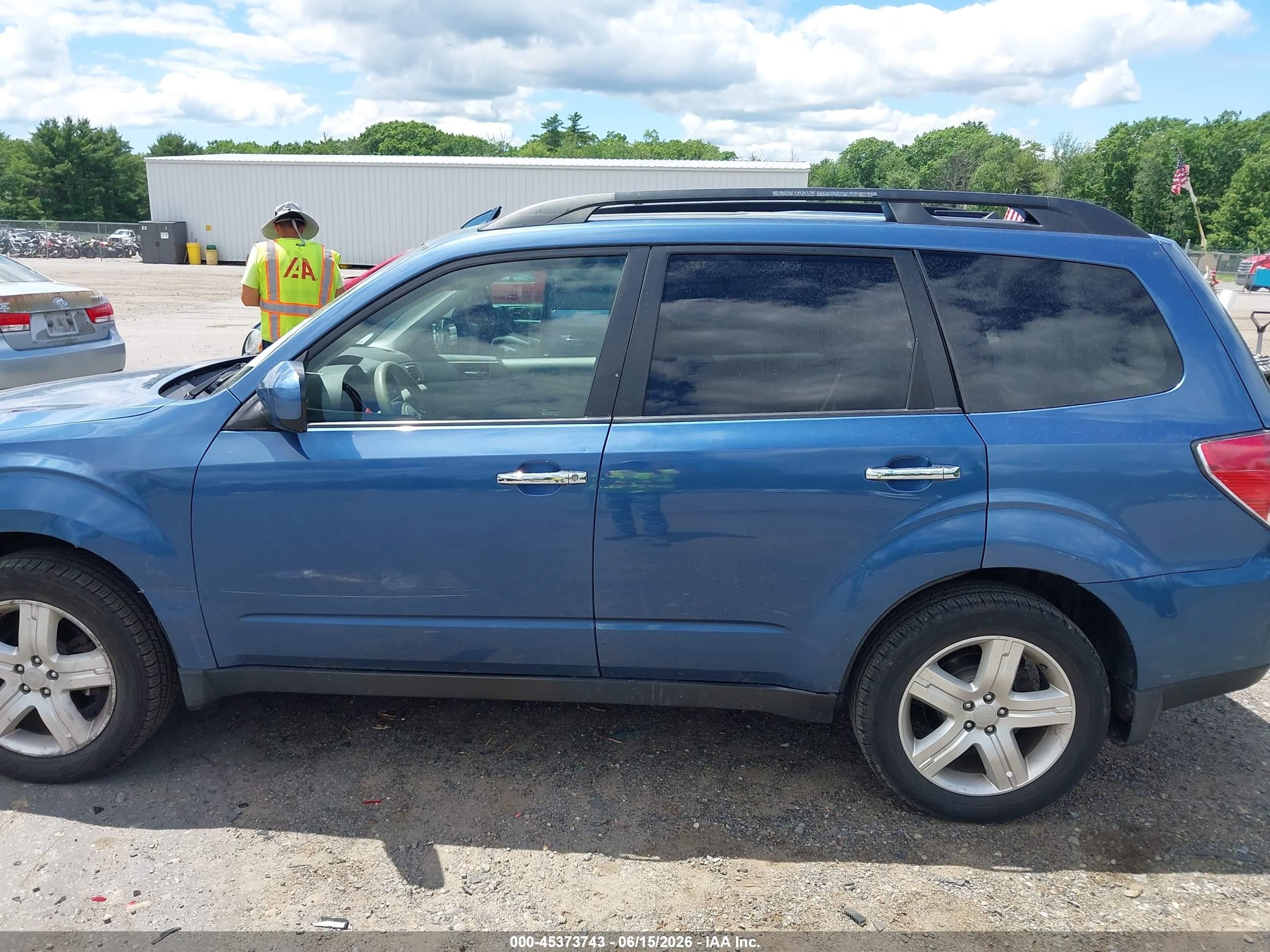2010 Subaru Forester 2.5x Premium Blue vin: JF2SH6CC5AH903193