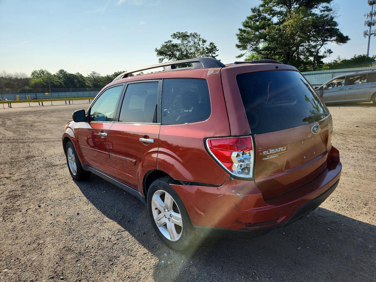 2010 Subaru Forester 2.5x Premium Red vin: JF2SH6CC6AH740960