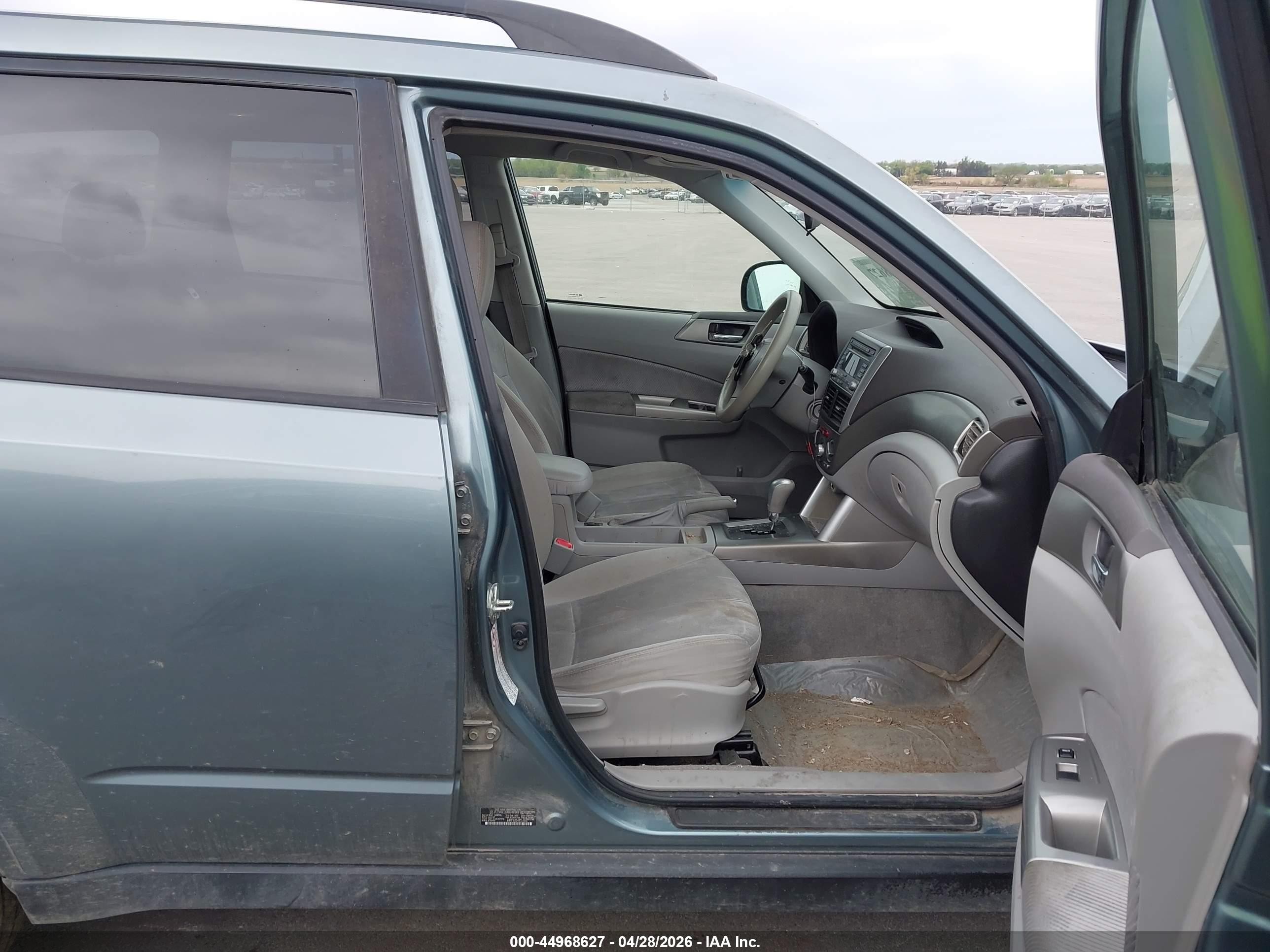 2010 Subaru Forester 2.5x Premium Blue vin: JF2SH6CC6AH749349