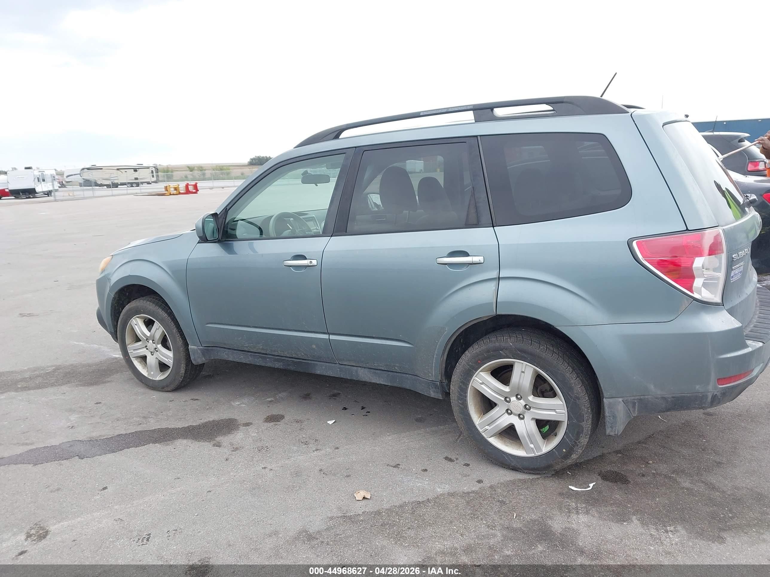 2010 Subaru Forester 2.5x Premium Blue vin: JF2SH6CC6AH749349