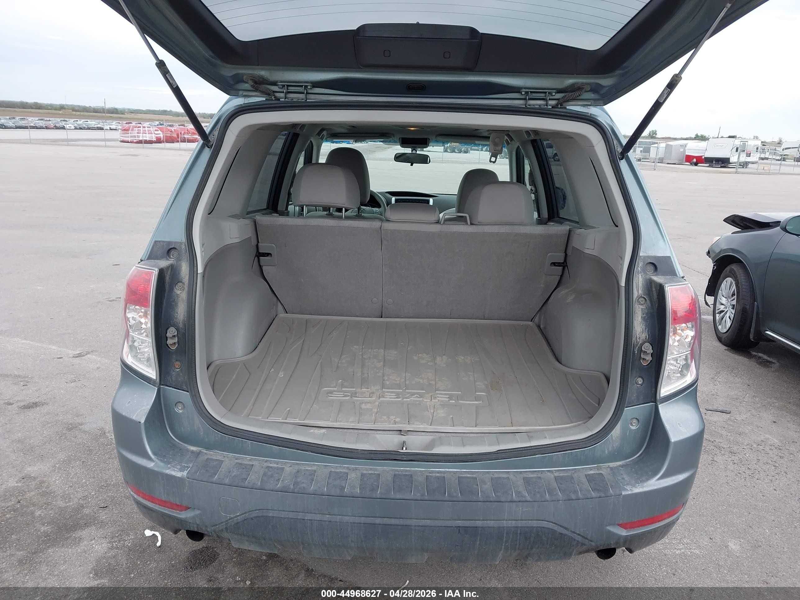 2010 Subaru Forester 2.5x Premium Blue vin: JF2SH6CC6AH749349