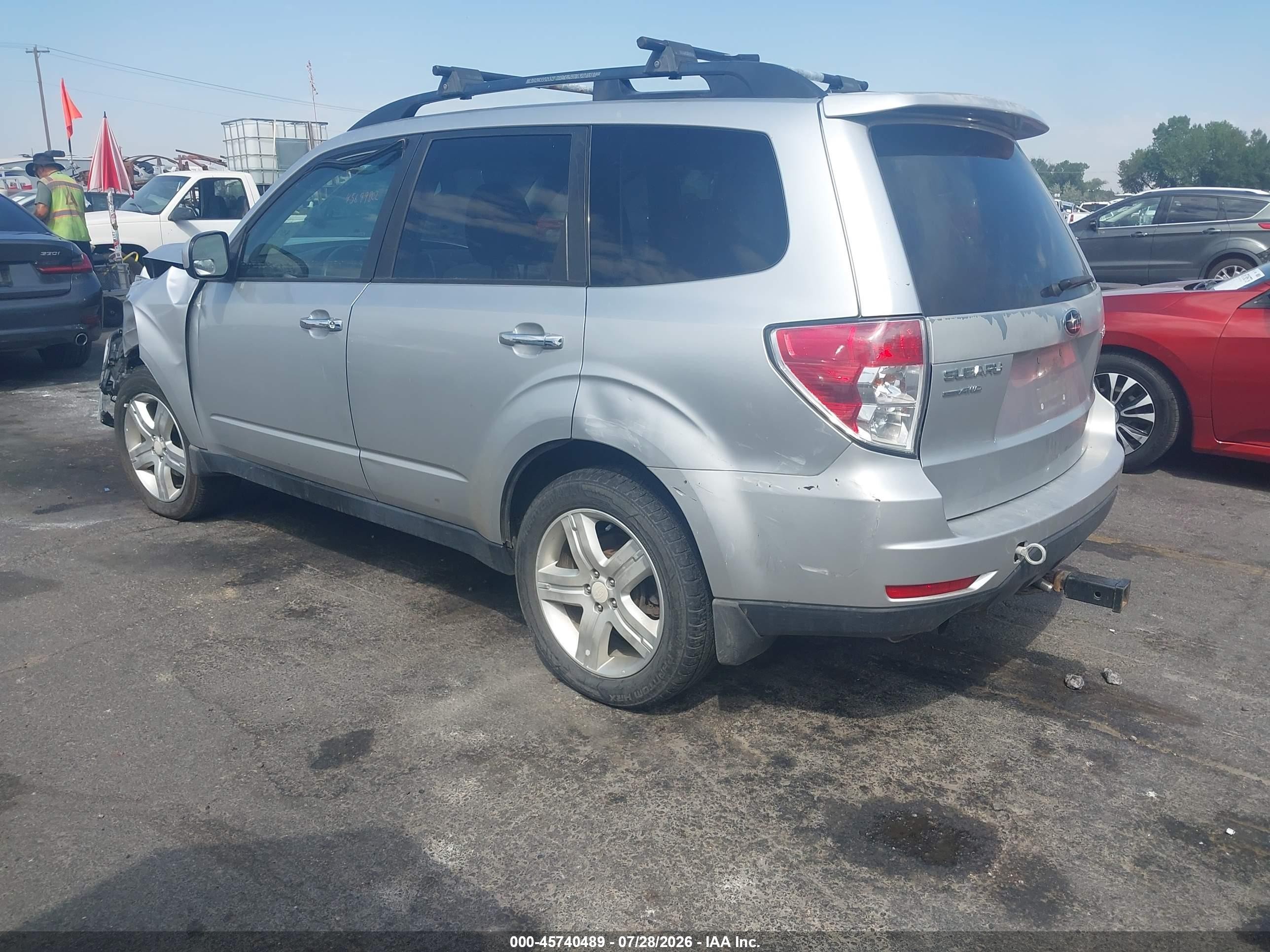 2010 Subaru Forester 2.5x Premium Silver vin: JF2SH6CC6AH762070