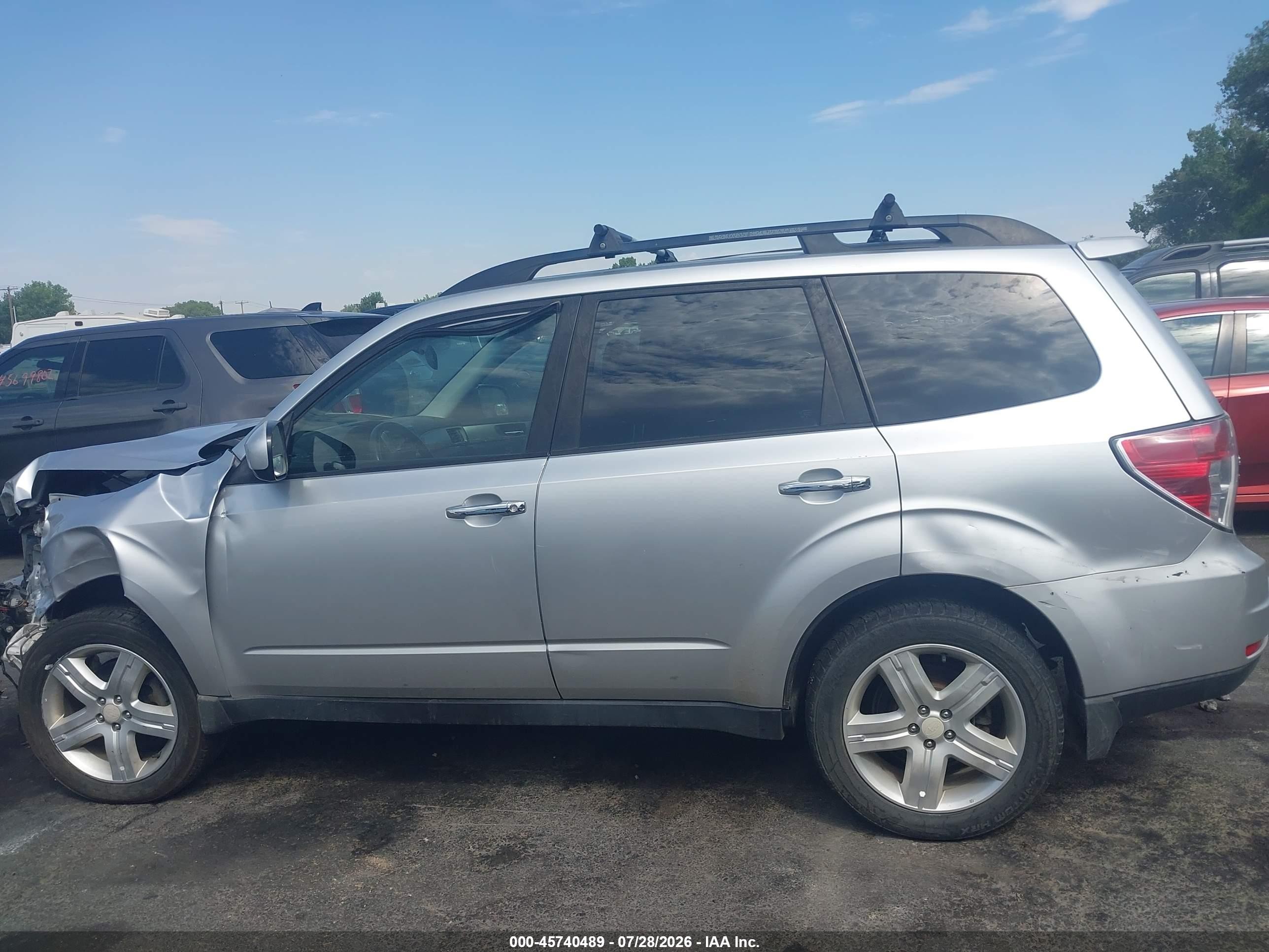 2010 Subaru Forester 2.5x Premium Silver vin: JF2SH6CC6AH762070