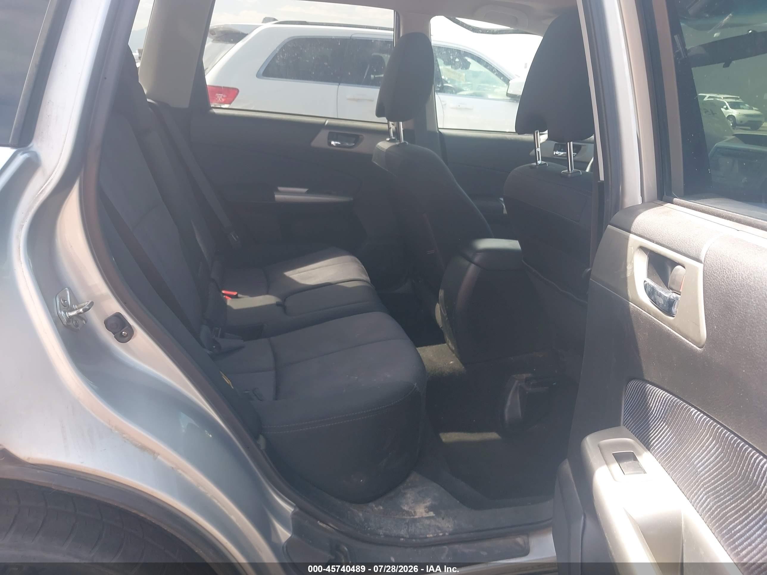 2010 Subaru Forester 2.5x Premium Silver vin: JF2SH6CC6AH762070