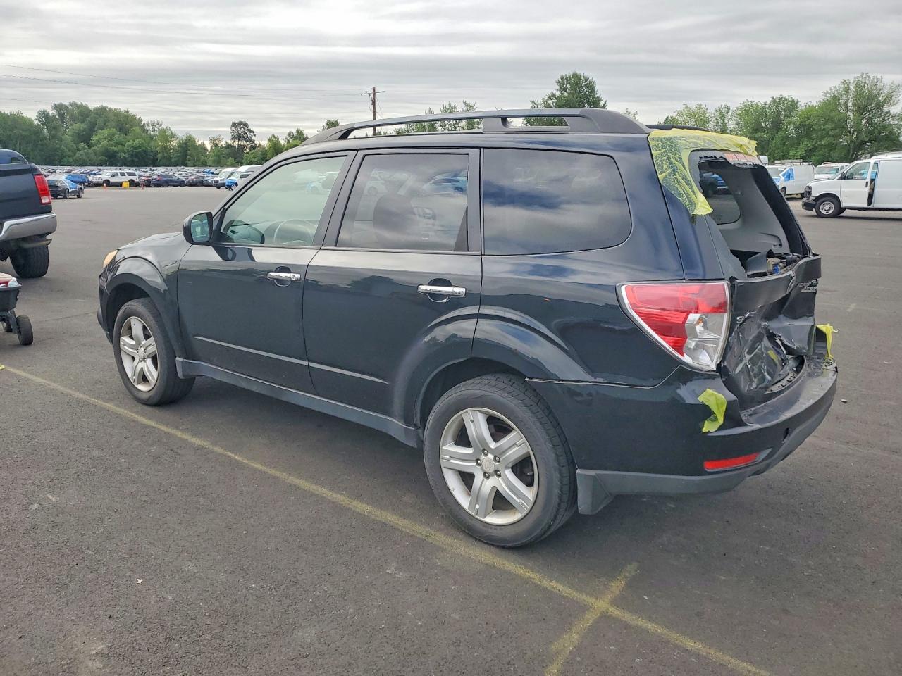 2010 Subaru Forester 2.5x Premium Black vin: JF2SH6CC6AH776633