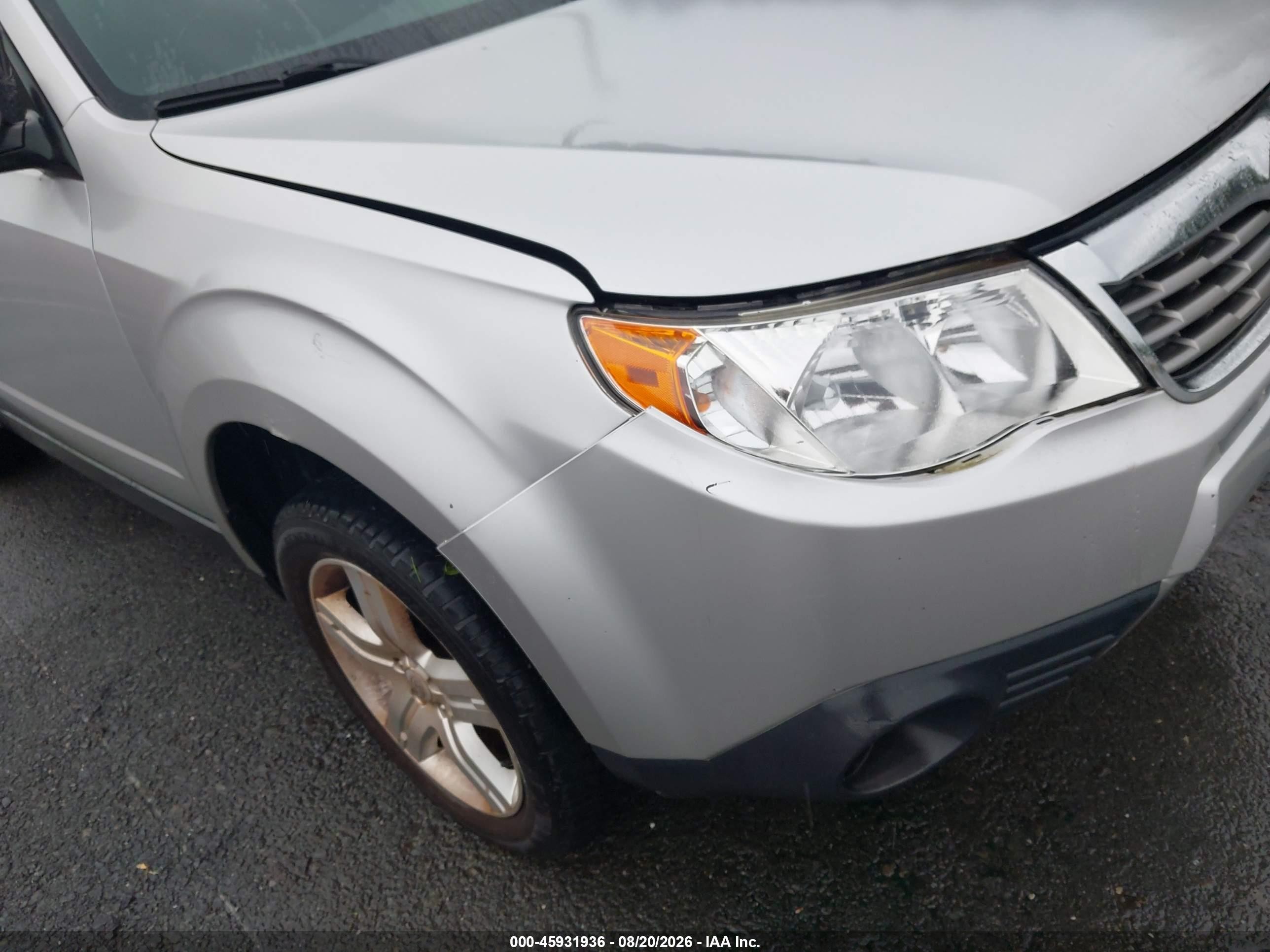 2010 Subaru Forester 2.5x Premium Silver vin: JF2SH6CC6AH783193