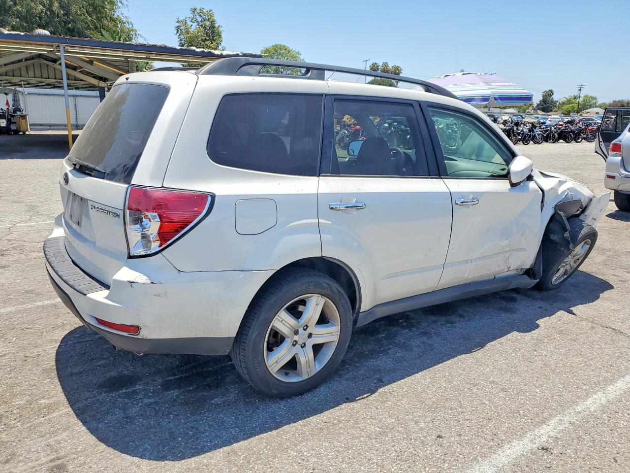 2010 Subaru Forester 2.5x Premium White vin: JF2SH6CC6AH799491