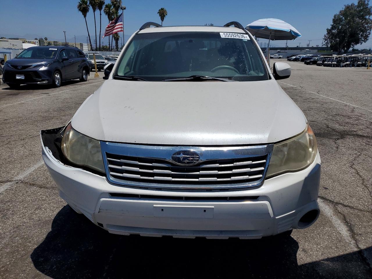 2010 Subaru Forester 2.5x Premium White vin: JF2SH6CC6AH799491