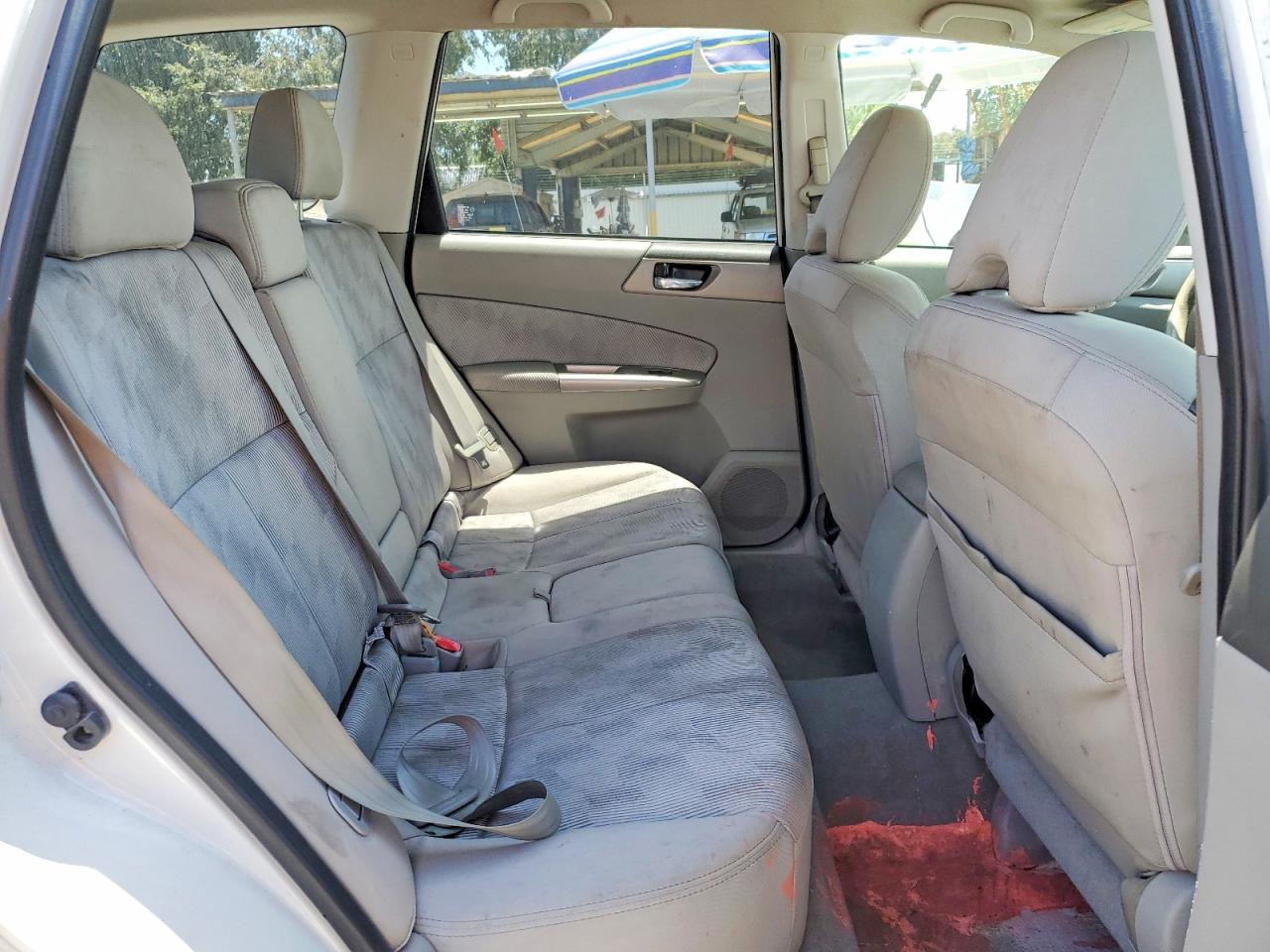 2010 Subaru Forester 2.5x Premium White vin: JF2SH6CC6AH799491