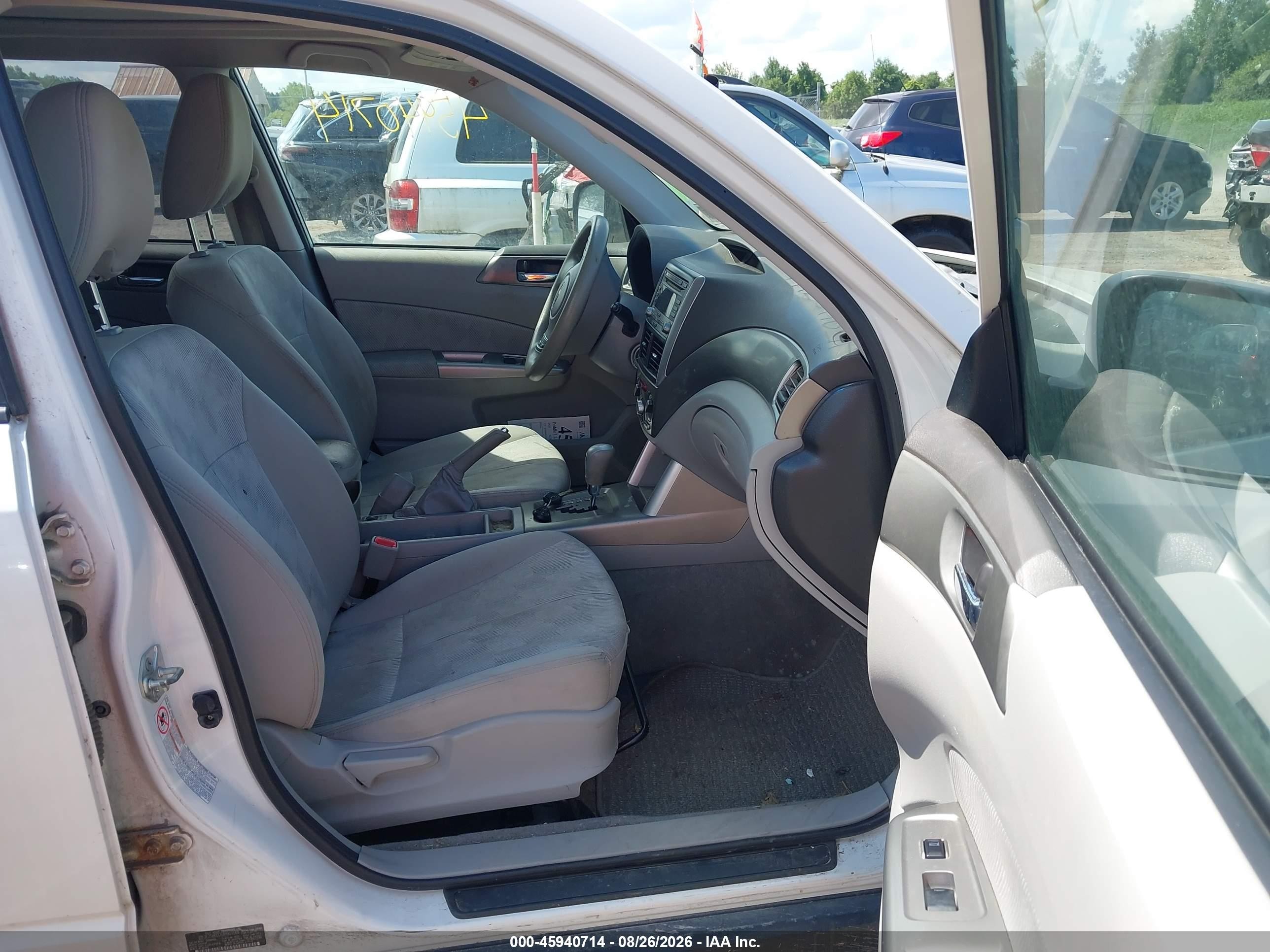 2010 Subaru Forester 2.5x Premium White vin: JF2SH6CC6AH903168