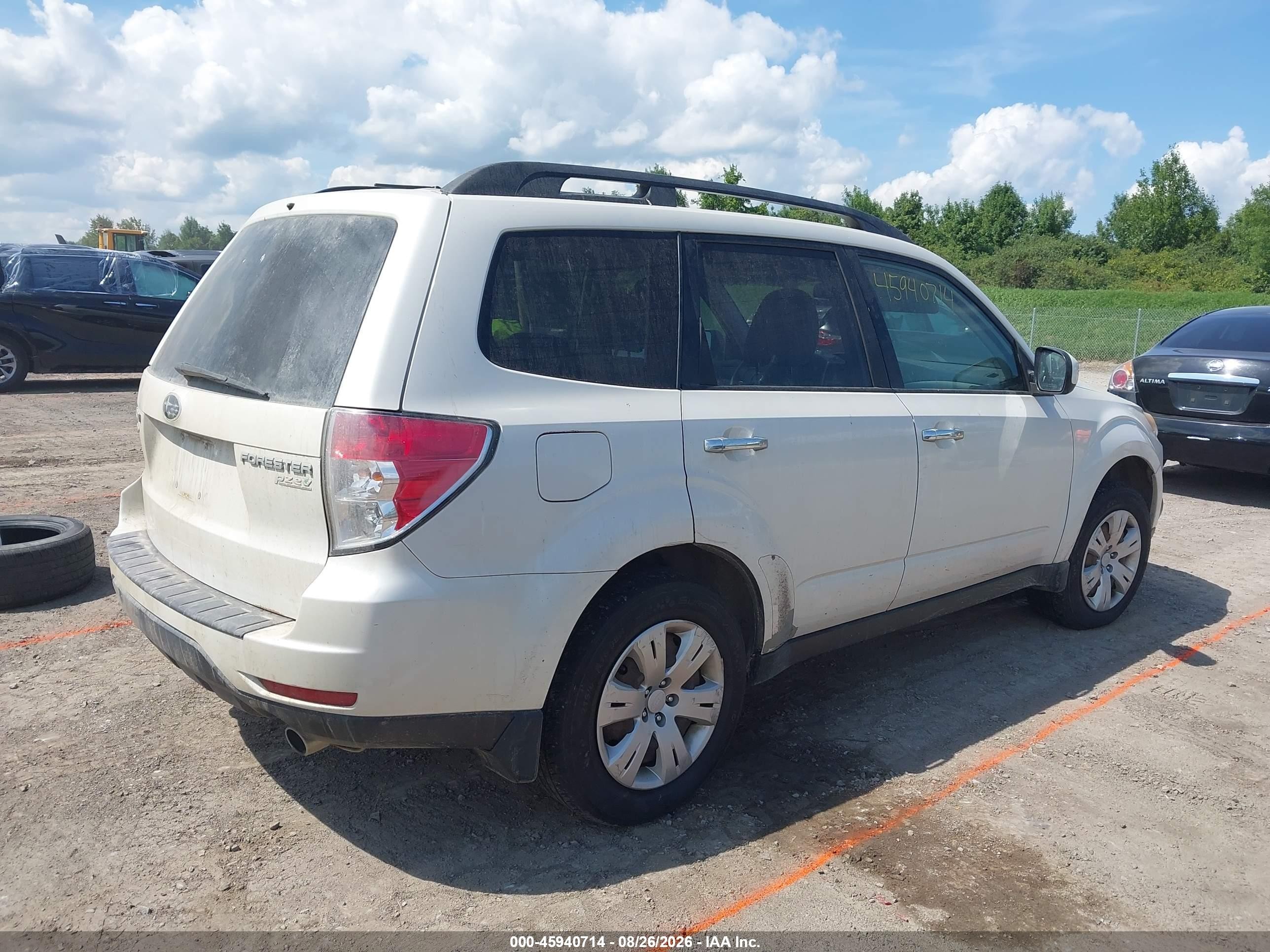 2010 Subaru Forester 2.5x Premium White vin: JF2SH6CC6AH903168