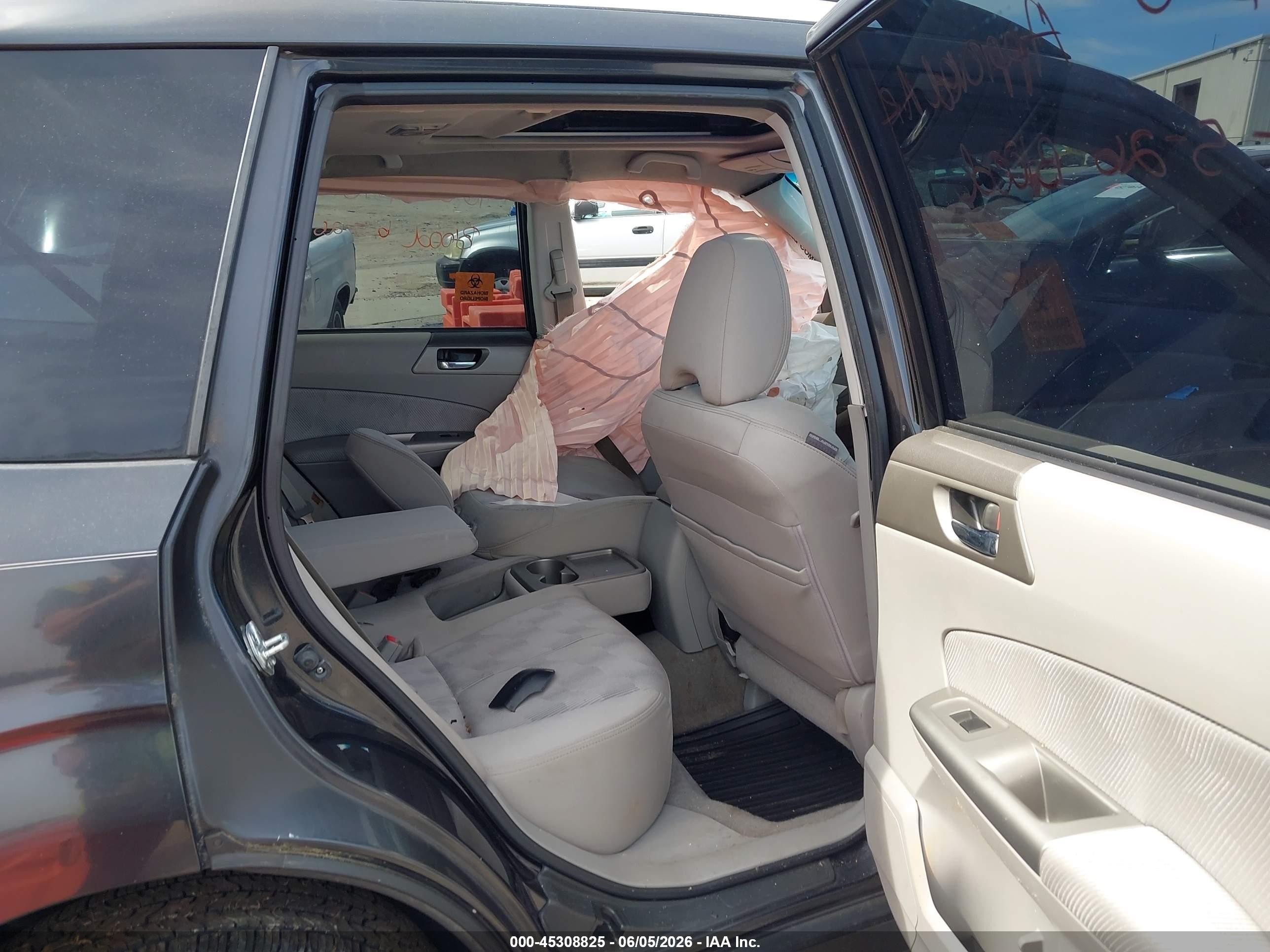 2010 Subaru Forester 2.5x Premium Black vin: JF2SH6CC7AH706980