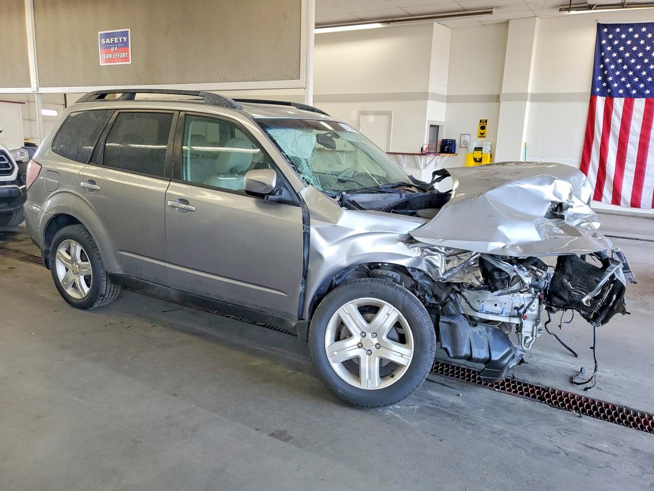 2010 Subaru Forester 2.5x Premium Silver vin: JF2SH6CC7AH709264