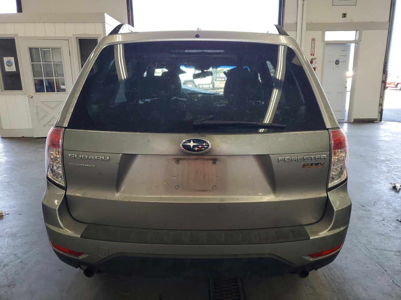 2010 Subaru Forester 2.5x Premium Silver vin: JF2SH6CC7AH709264