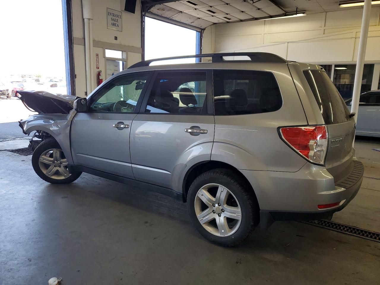 2010 Subaru Forester 2.5x Premium Silver vin: JF2SH6CC7AH709264