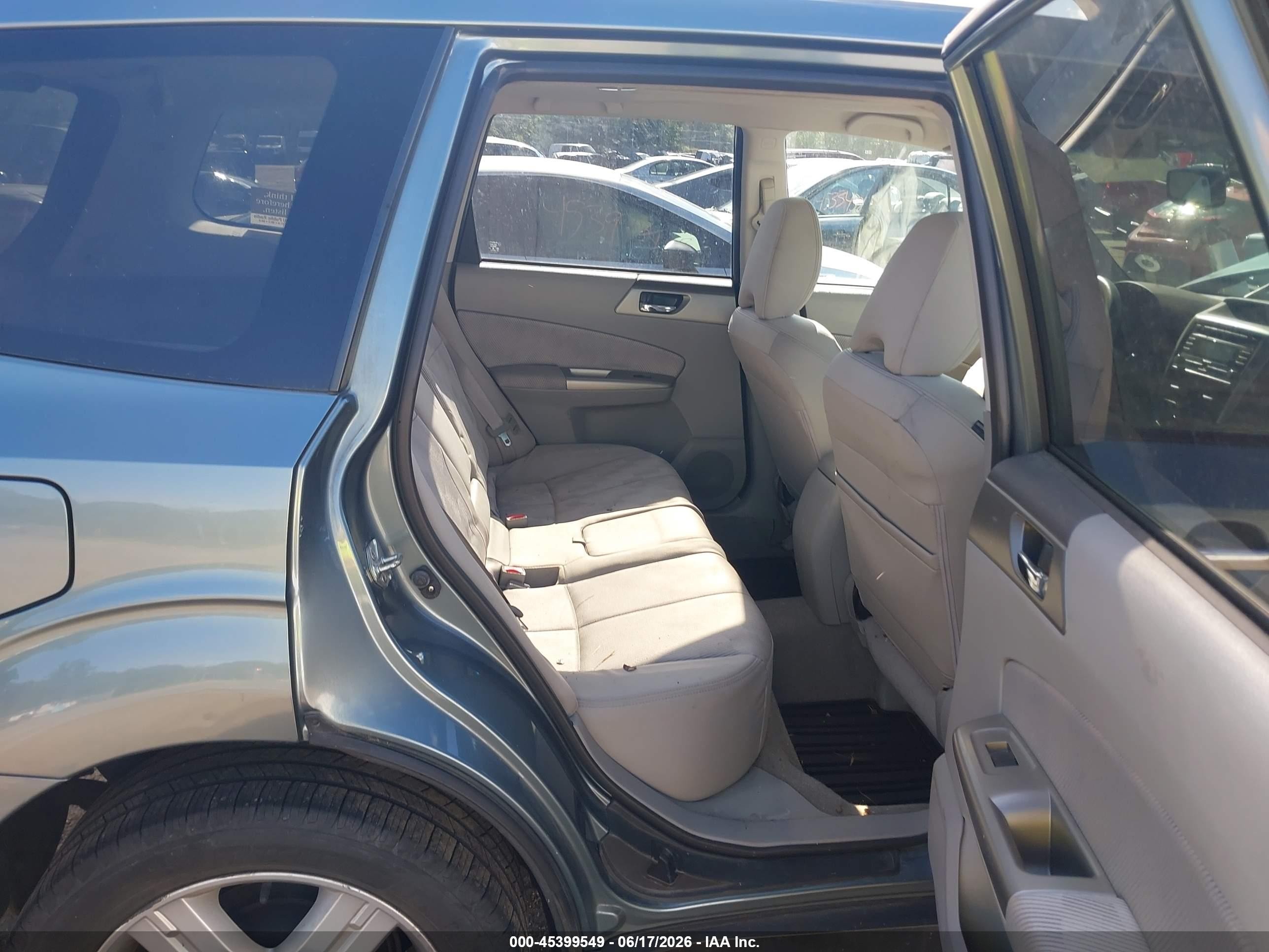 2010 Subaru Forester 2.5x Premium Green vin: JF2SH6CC7AH730860