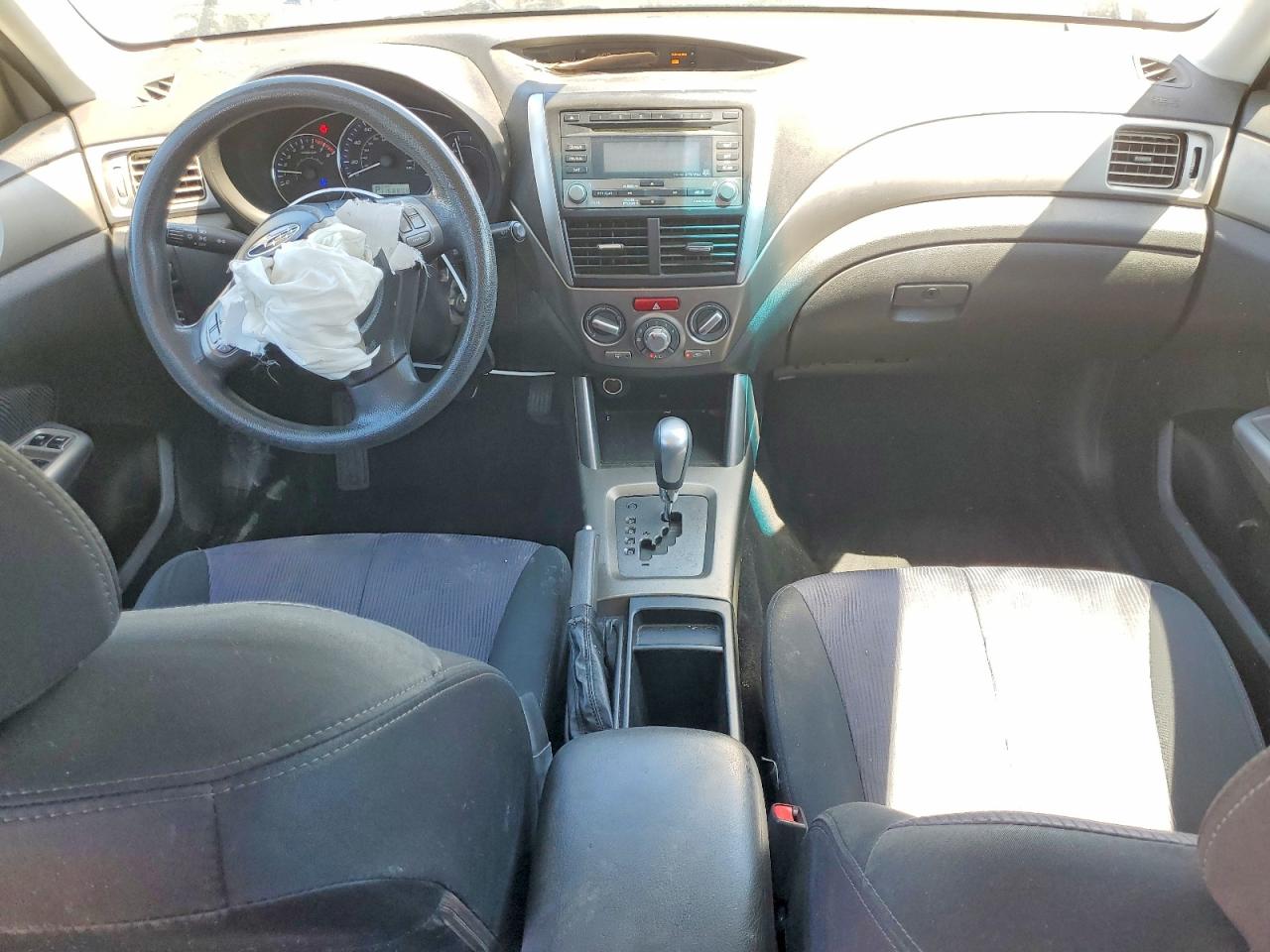 2010 Subaru Forester 2.5x Premium Silver vin: JF2SH6CC7AH733421