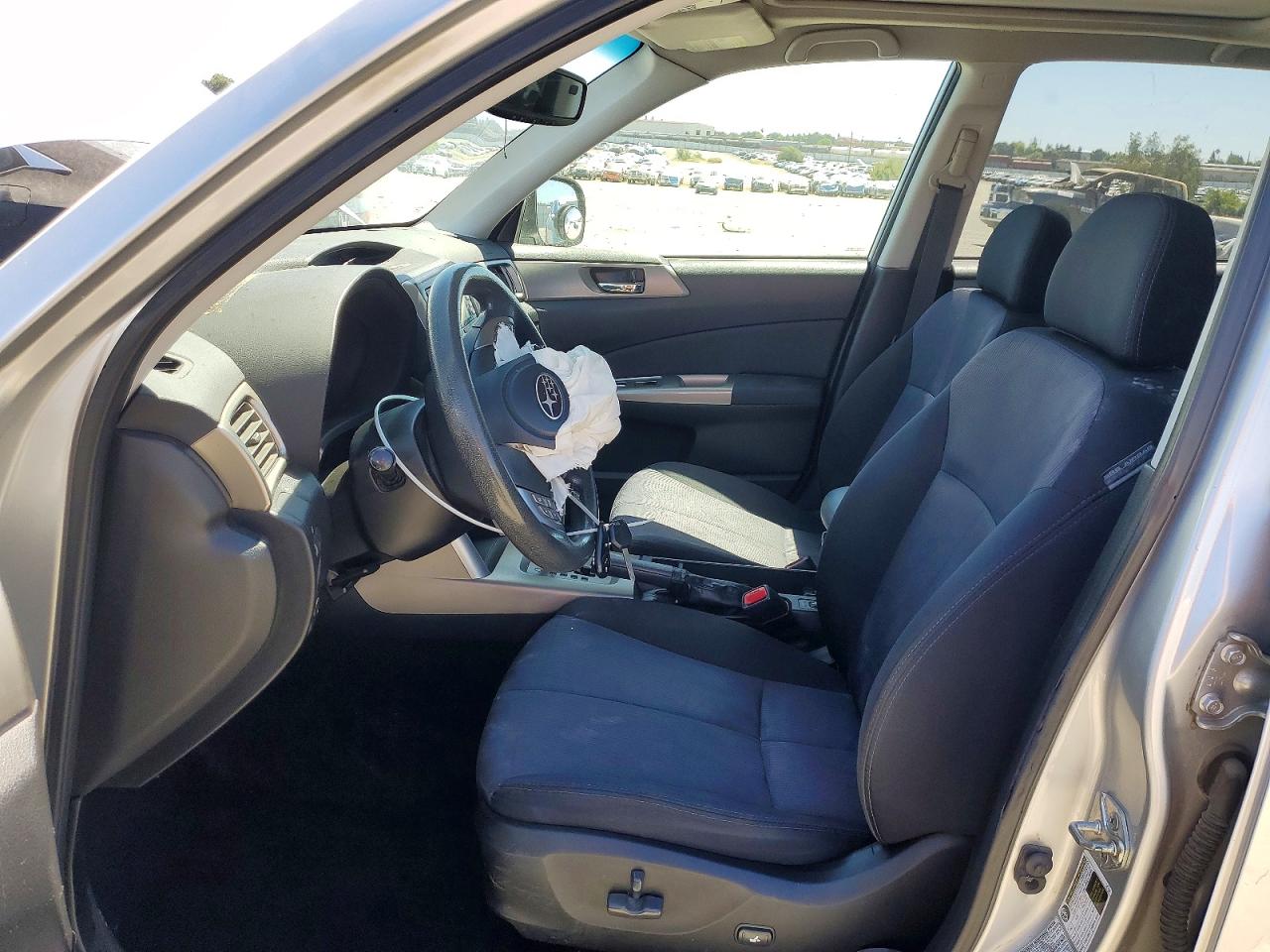 2010 Subaru Forester 2.5x Premium Silver vin: JF2SH6CC7AH733421