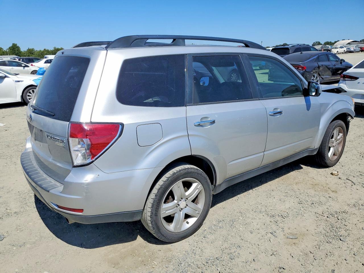 2010 Subaru Forester 2.5x Premium Silver vin: JF2SH6CC7AH733421