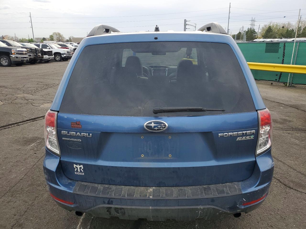 2010 Subaru Forester 2.5x Premium Blue vin: JF2SH6CC7AH909173