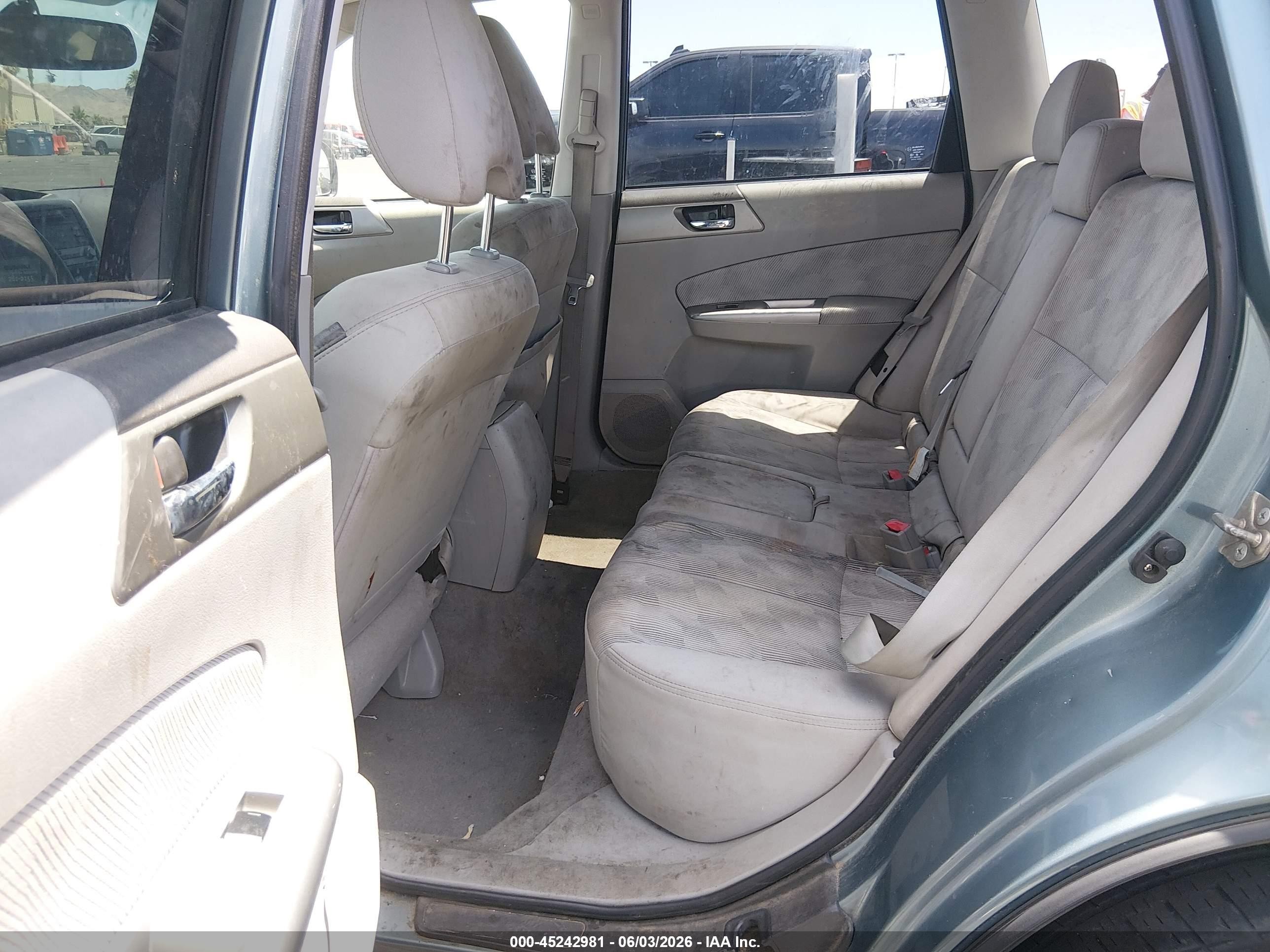 2010 Subaru Forester 2.5x Premium Turquoise vin: JF2SH6CC8AG762335