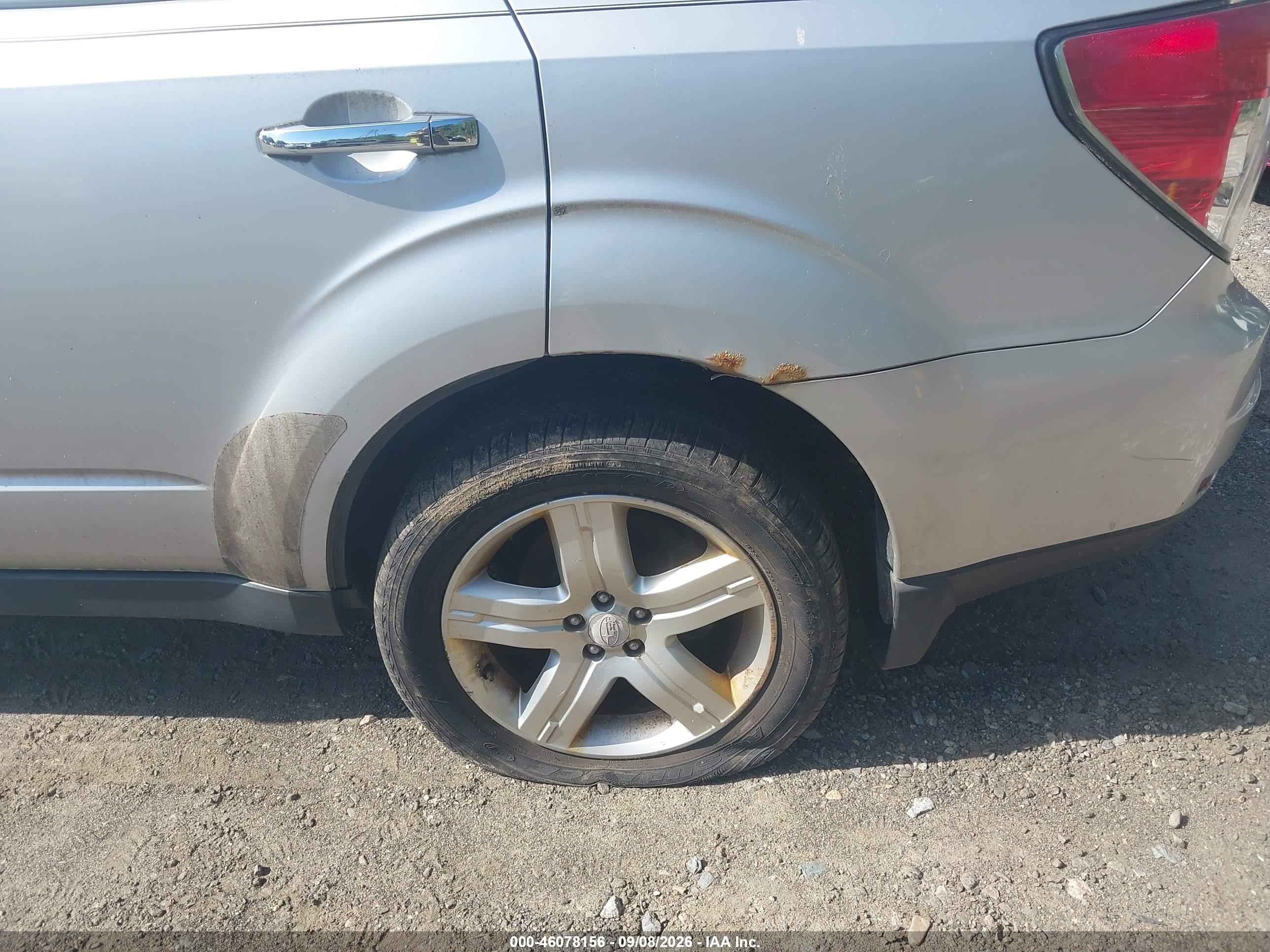 2010 Subaru Forester 2.5x Premium Серебряный vin: JF2SH6CC8AH716868