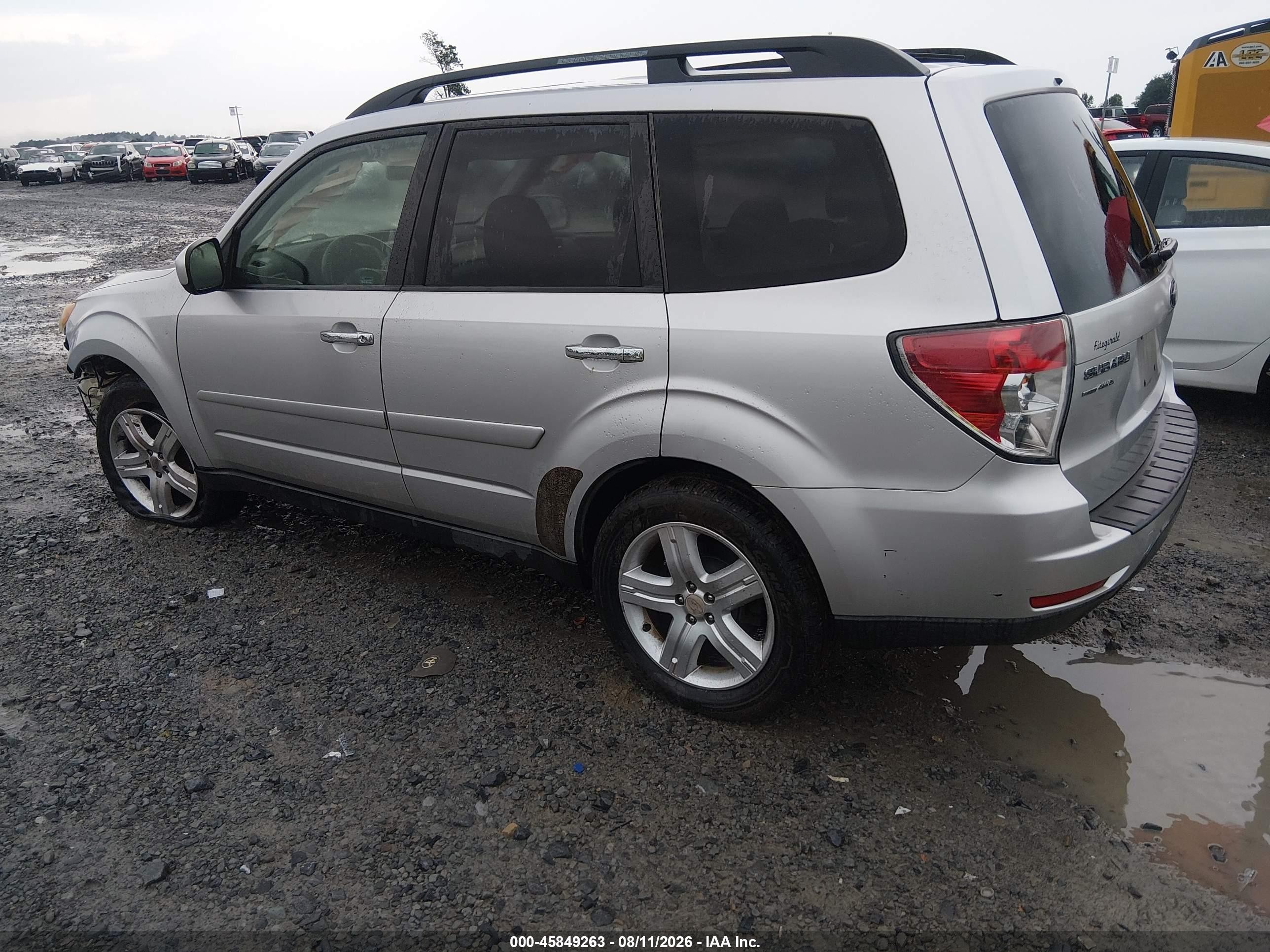 2010 Subaru Forester 2.5x Premium Серебряный vin: JF2SH6CC8AH731175