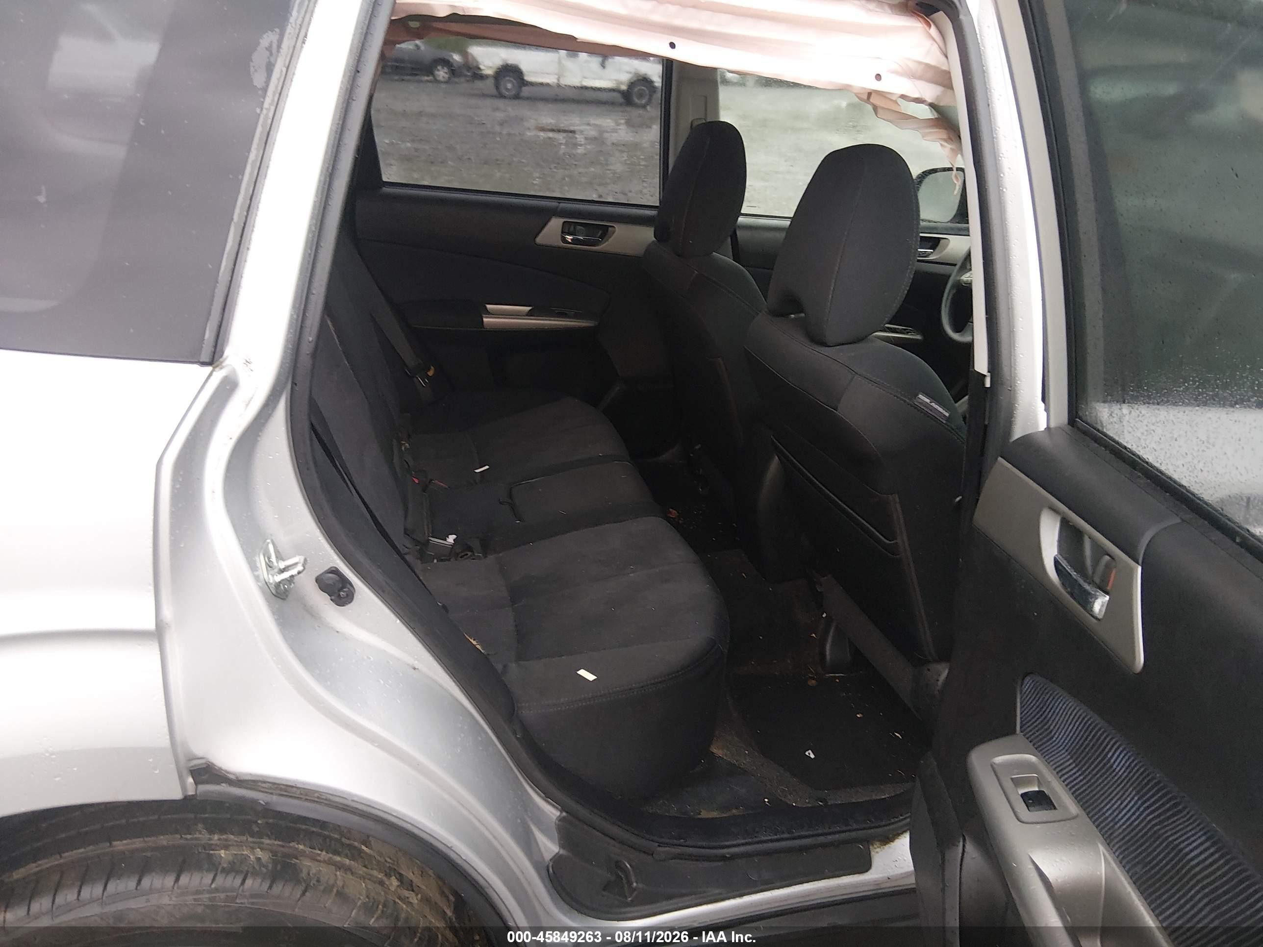 2010 Subaru Forester 2.5x Premium Серебряный vin: JF2SH6CC8AH731175