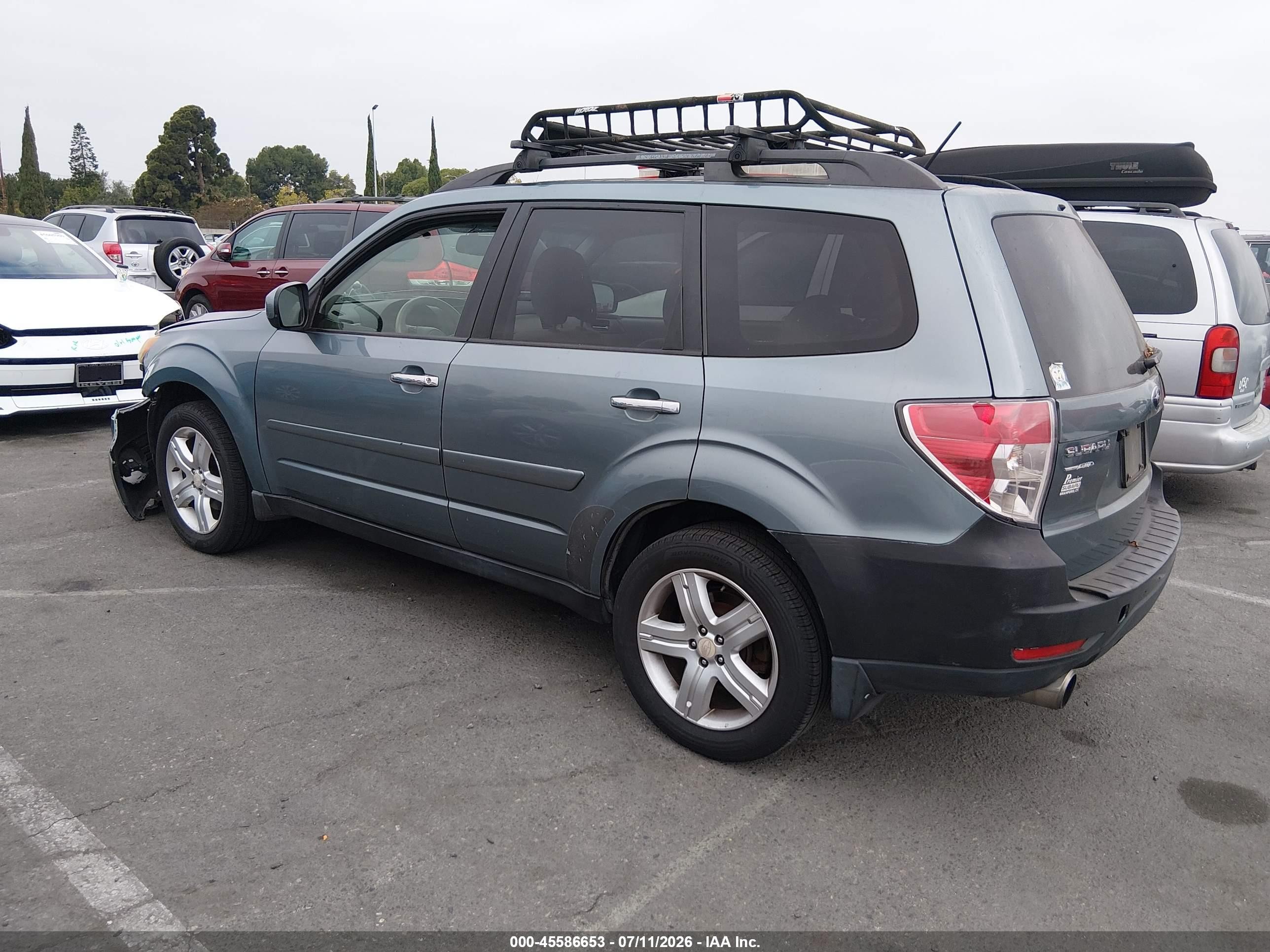2010 Subaru Forester 2.5x Premium Blue vin: JF2SH6CC8AH748283