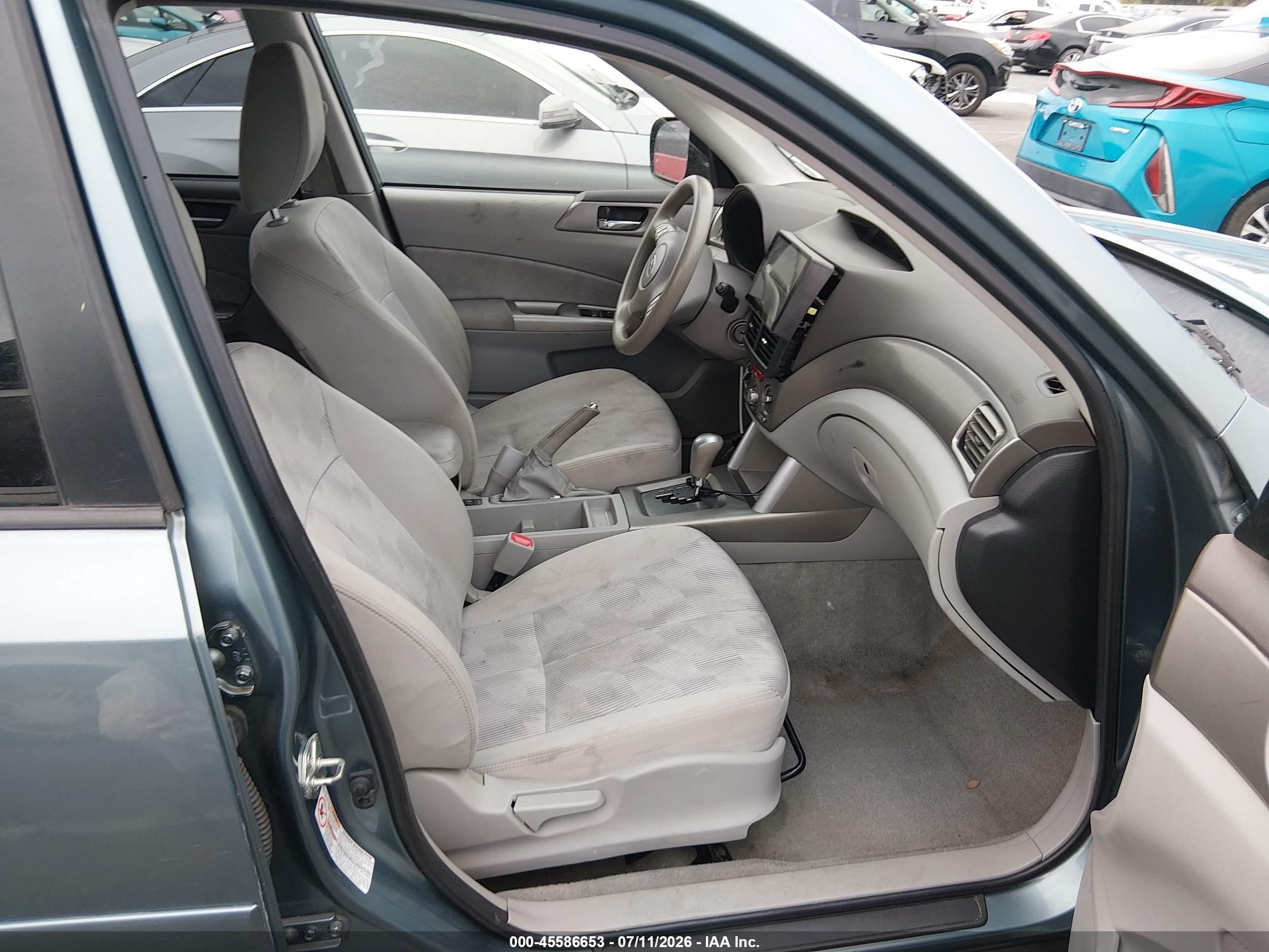 2010 Subaru Forester 2.5x Premium Blue vin: JF2SH6CC8AH748283