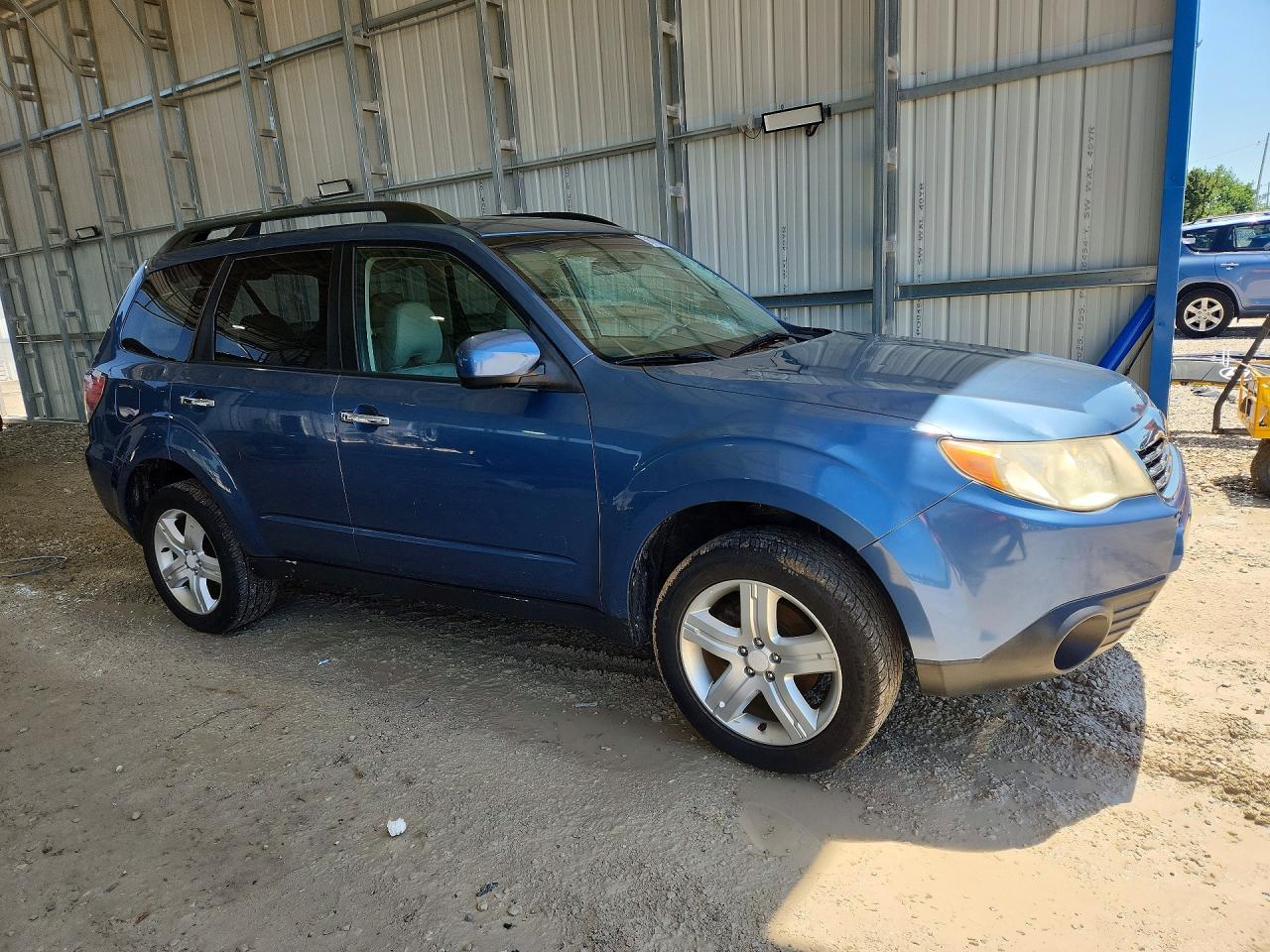 2010 Subaru Forester 2.5x Premium Blue vin: JF2SH6CC8AH752186